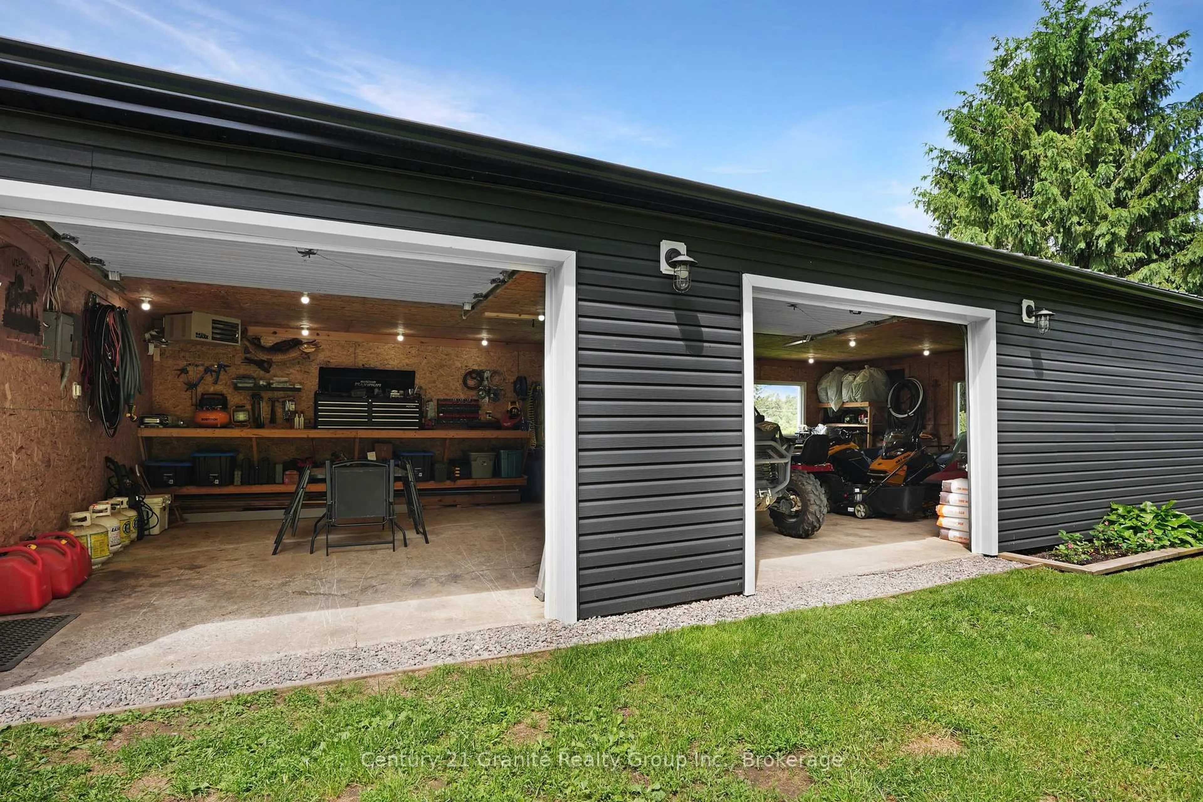 Indoor garage for 25 Post St, South Algonquin Ontario K0J 2M0