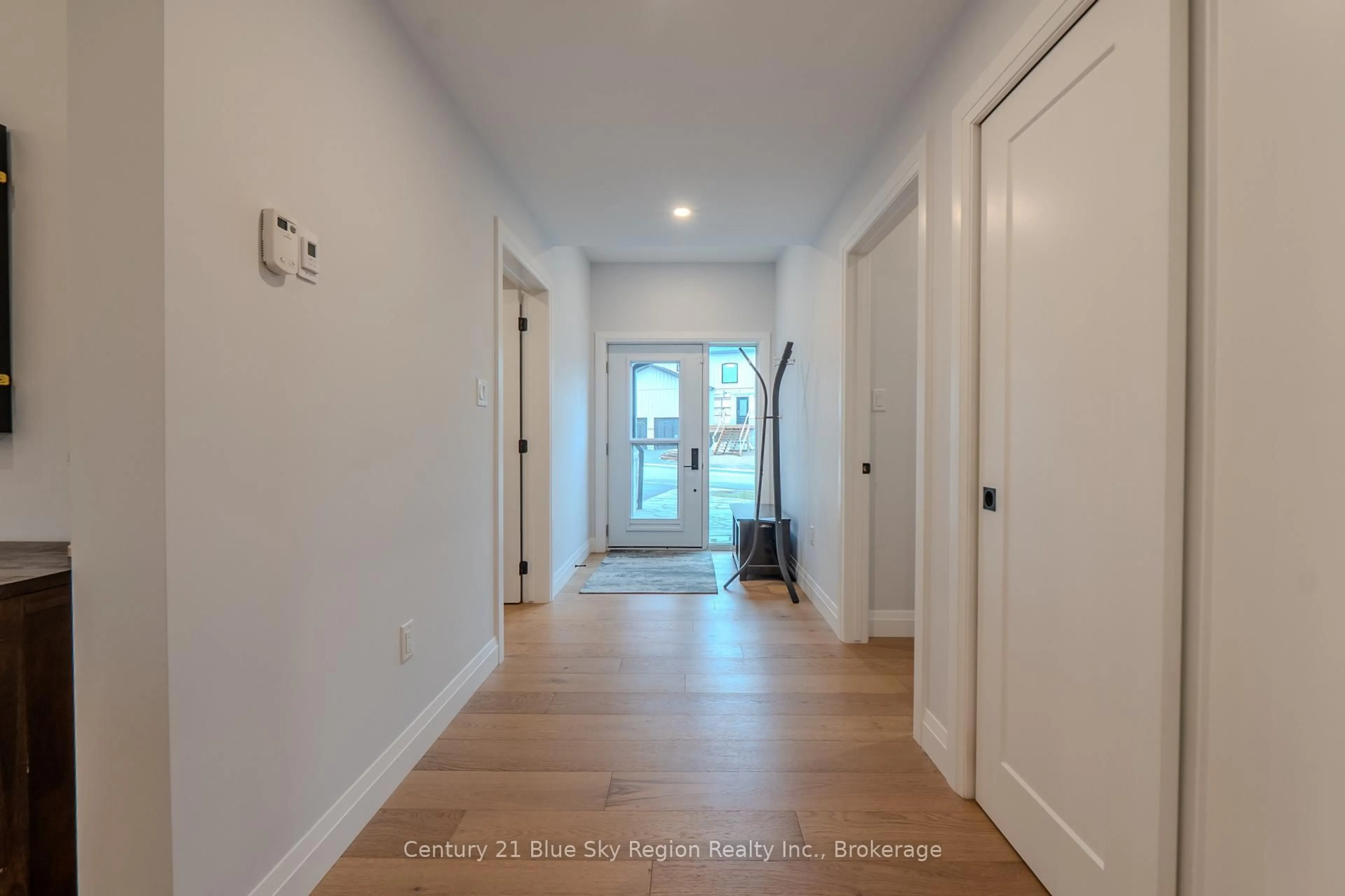 Indoor entryway for 178 Carmichael Dr, North Bay Ontario P1B 8G2