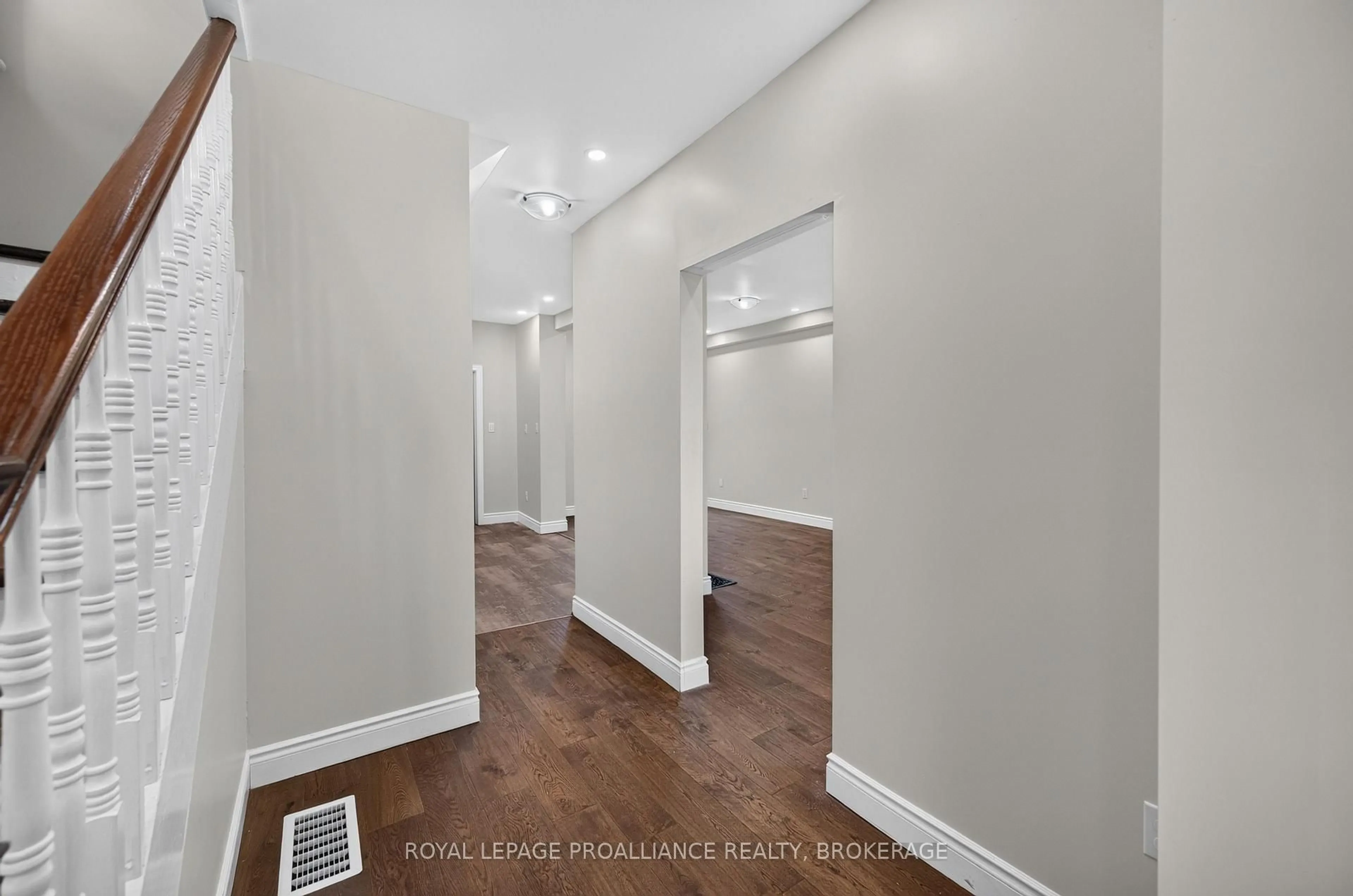 Indoor entryway for 69 John St, Kingston Ontario K7K 1T1