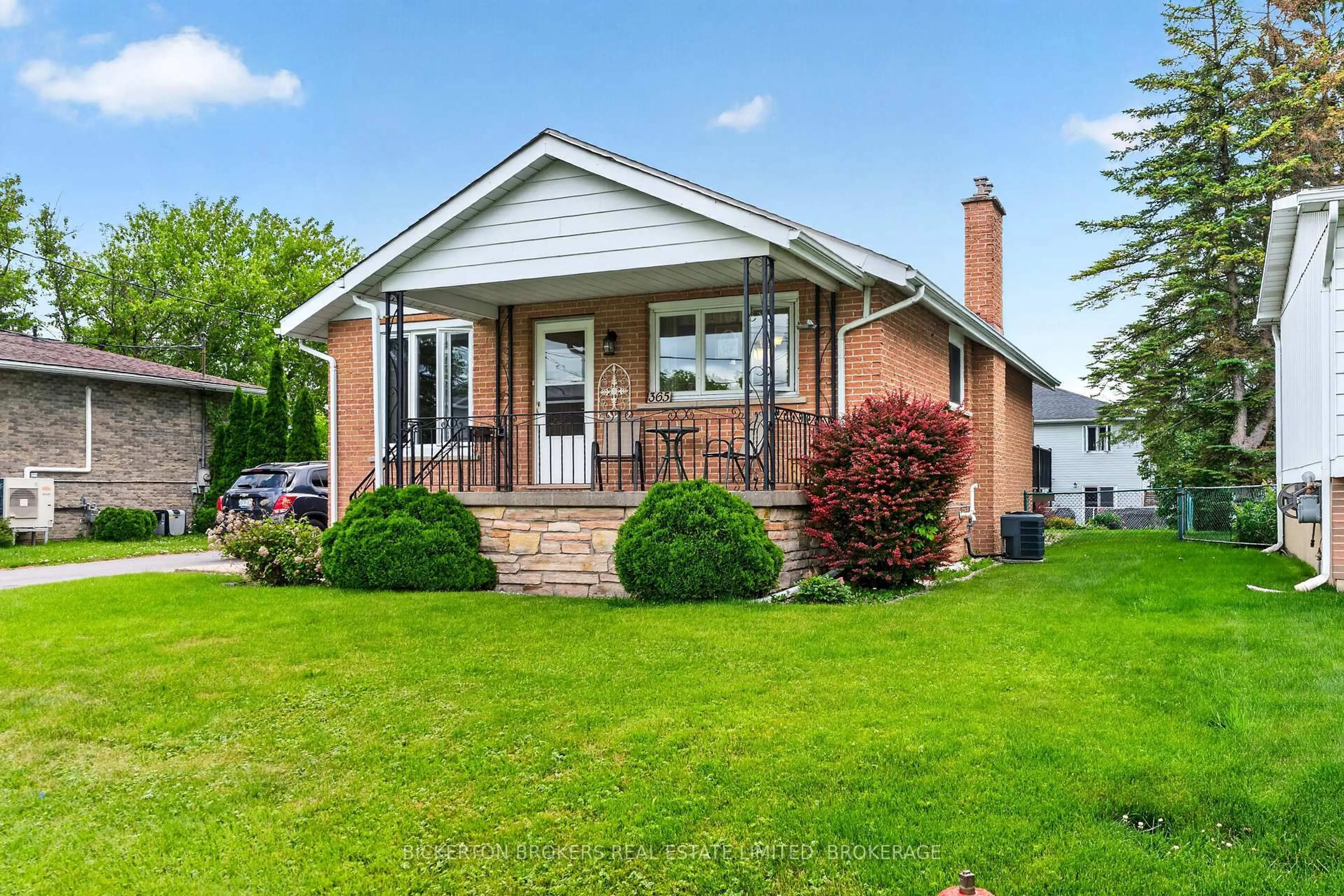 Home with brick exterior material, street for 365 Oak St, Gananoque Ontario K7G 2R7