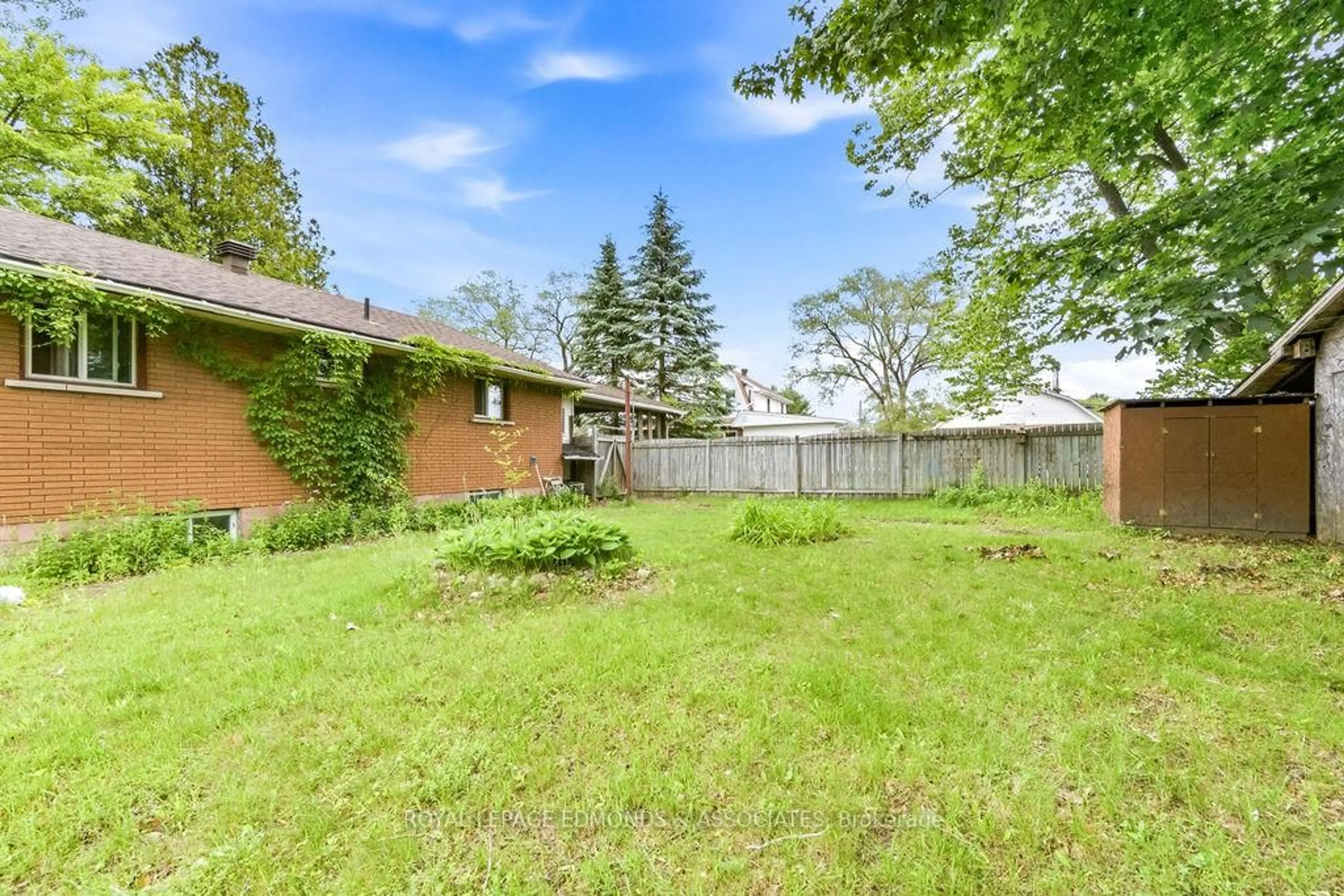Patio, unknown for 27 Achray Rd, Pembroke Ontario K8A 6L1