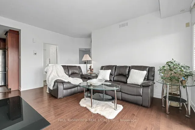 137 Harthill Way #L, Ottawa 5
