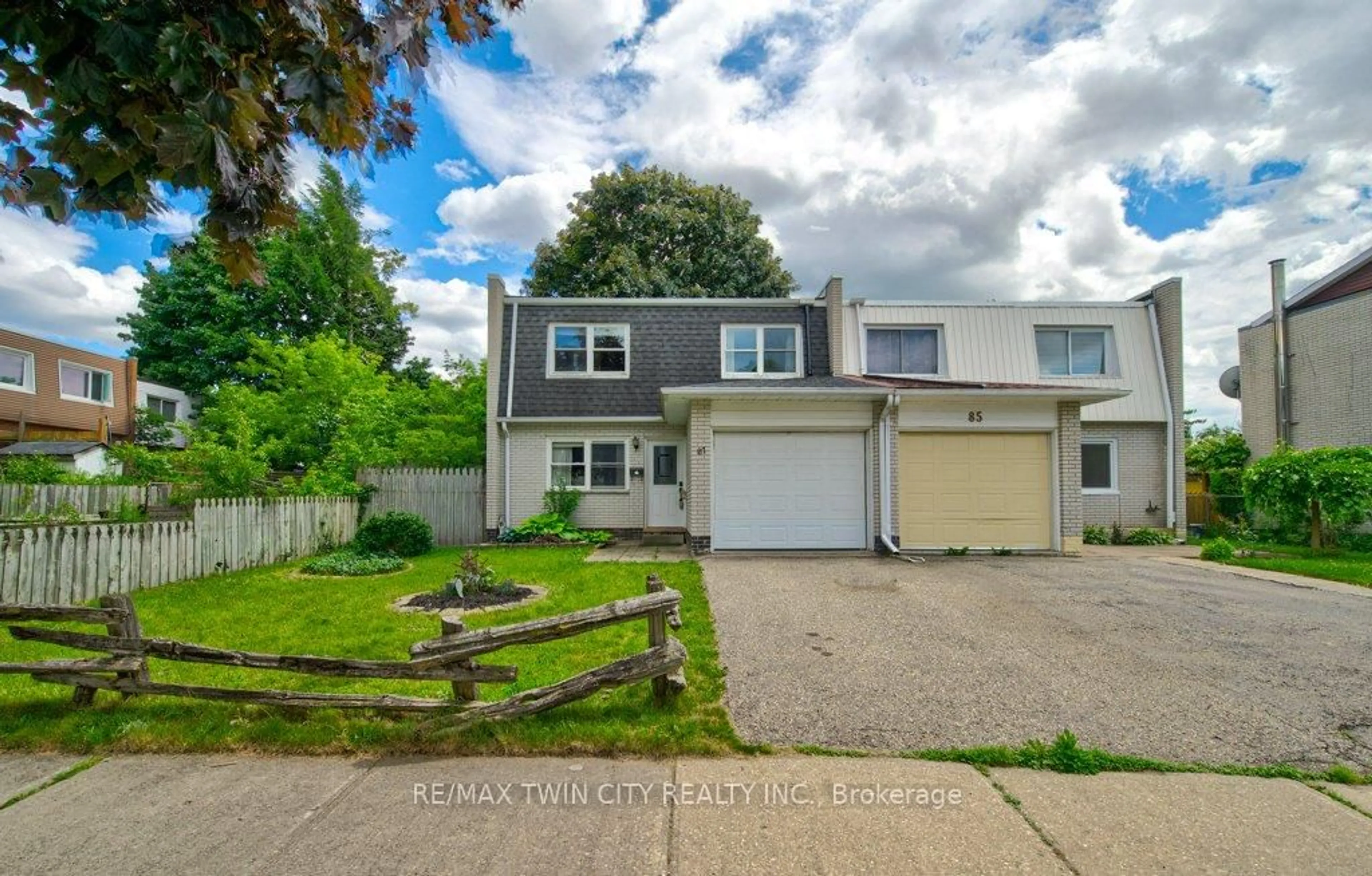 A pic from outside/outdoor area/front of a property/back of a property/a pic from drone, street for 87 Charles Best Pl, Kitchener Ontario N2M 5A4