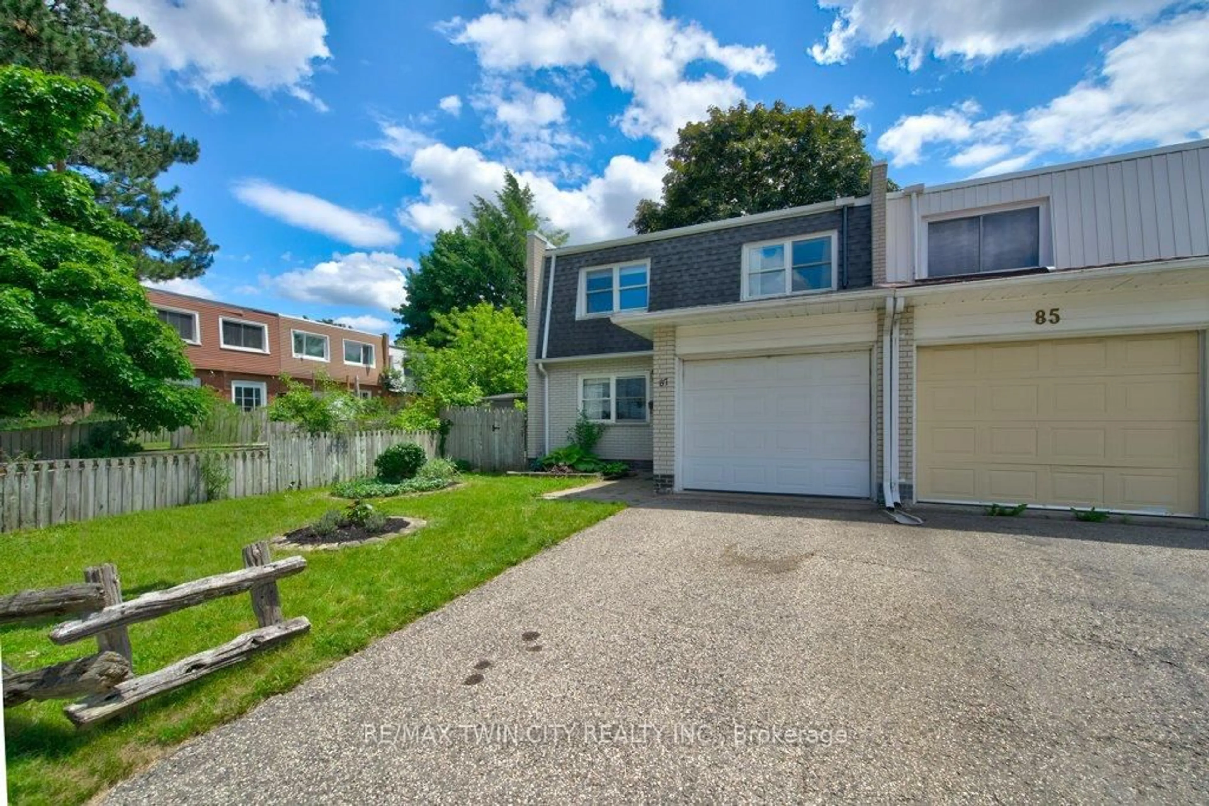A pic from outside/outdoor area/front of a property/back of a property/a pic from drone, street for 87 Charles Best Pl, Kitchener Ontario N2M 5A4