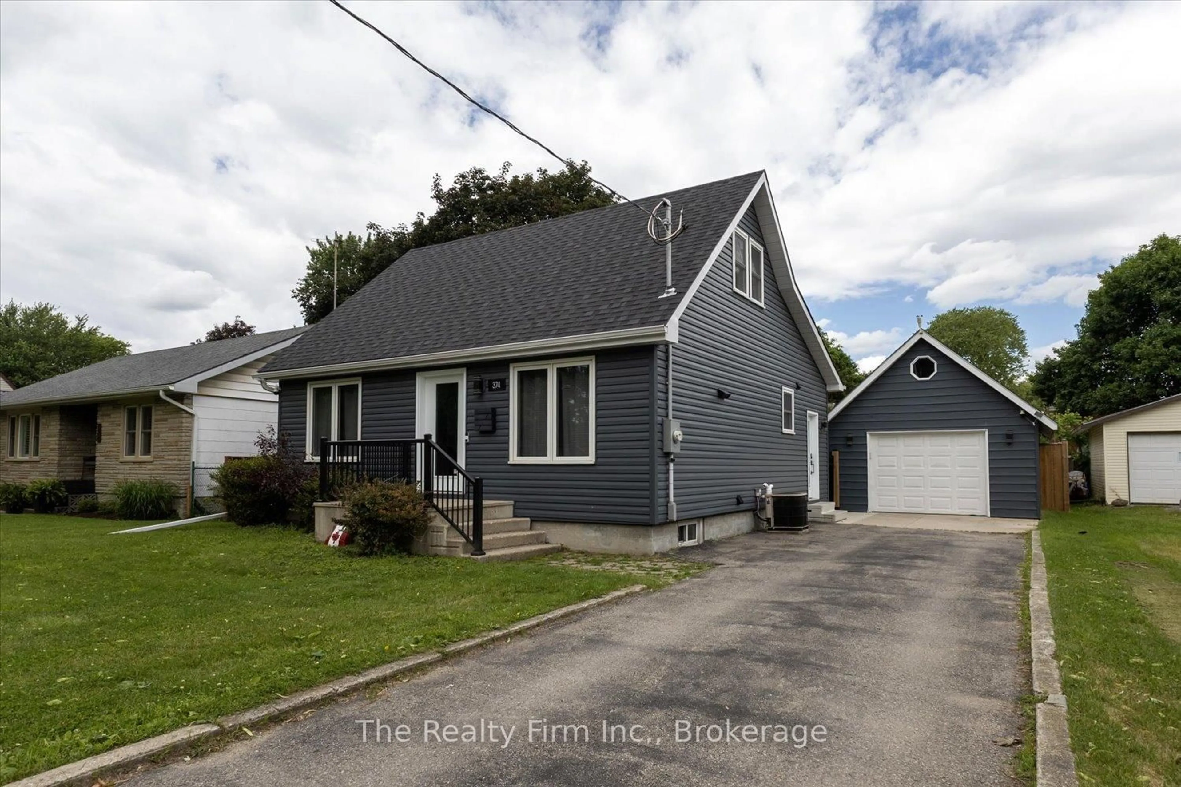 Home with vinyl exterior material, street for 374 West Gore St, Stratford Ontario N5A 1L1