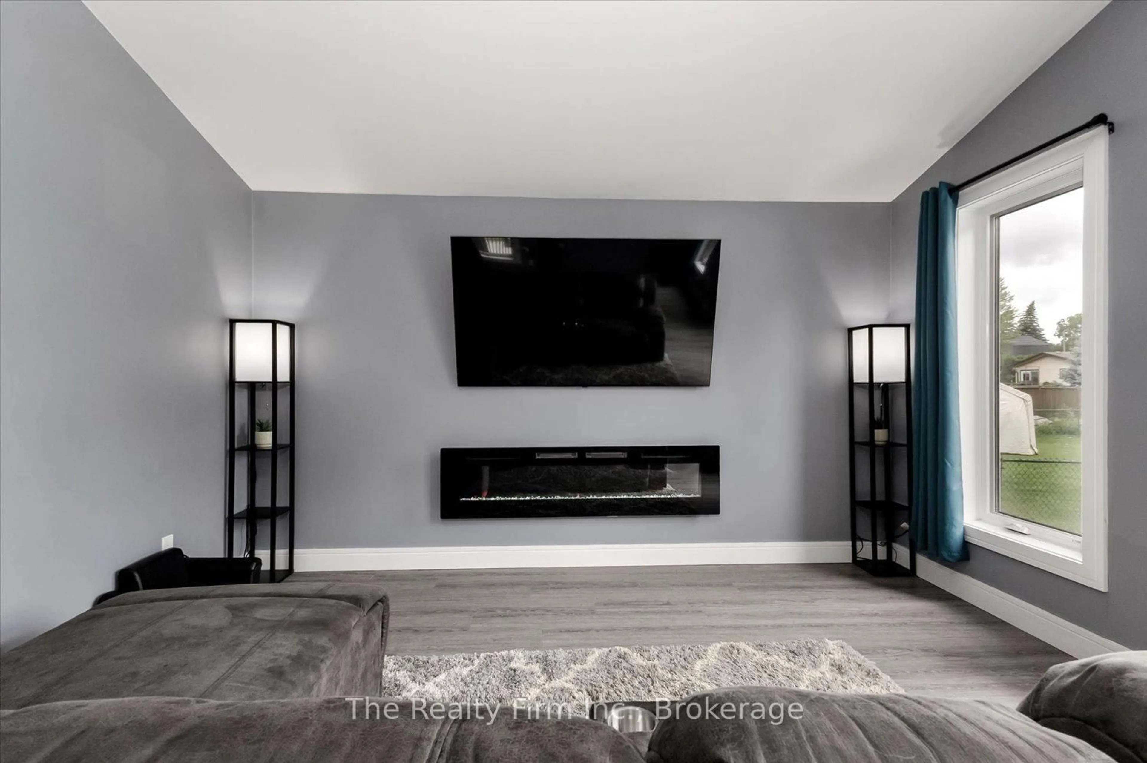 Home theater for 374 West Gore St, Stratford Ontario N5A 1L1