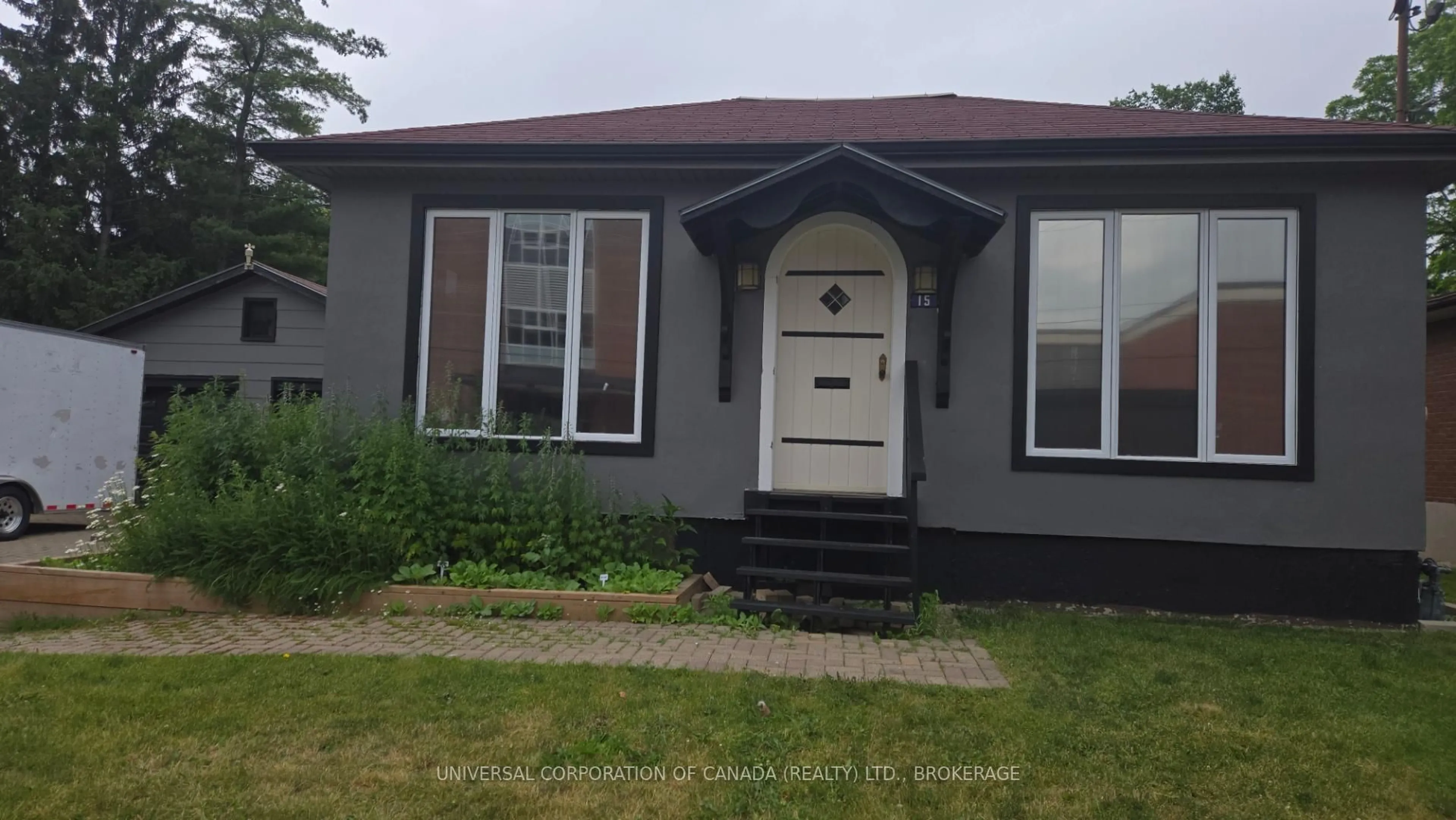 Home with vinyl exterior material, street for 15 St.Andrew St, Aylmer Ontario N5H 2M9