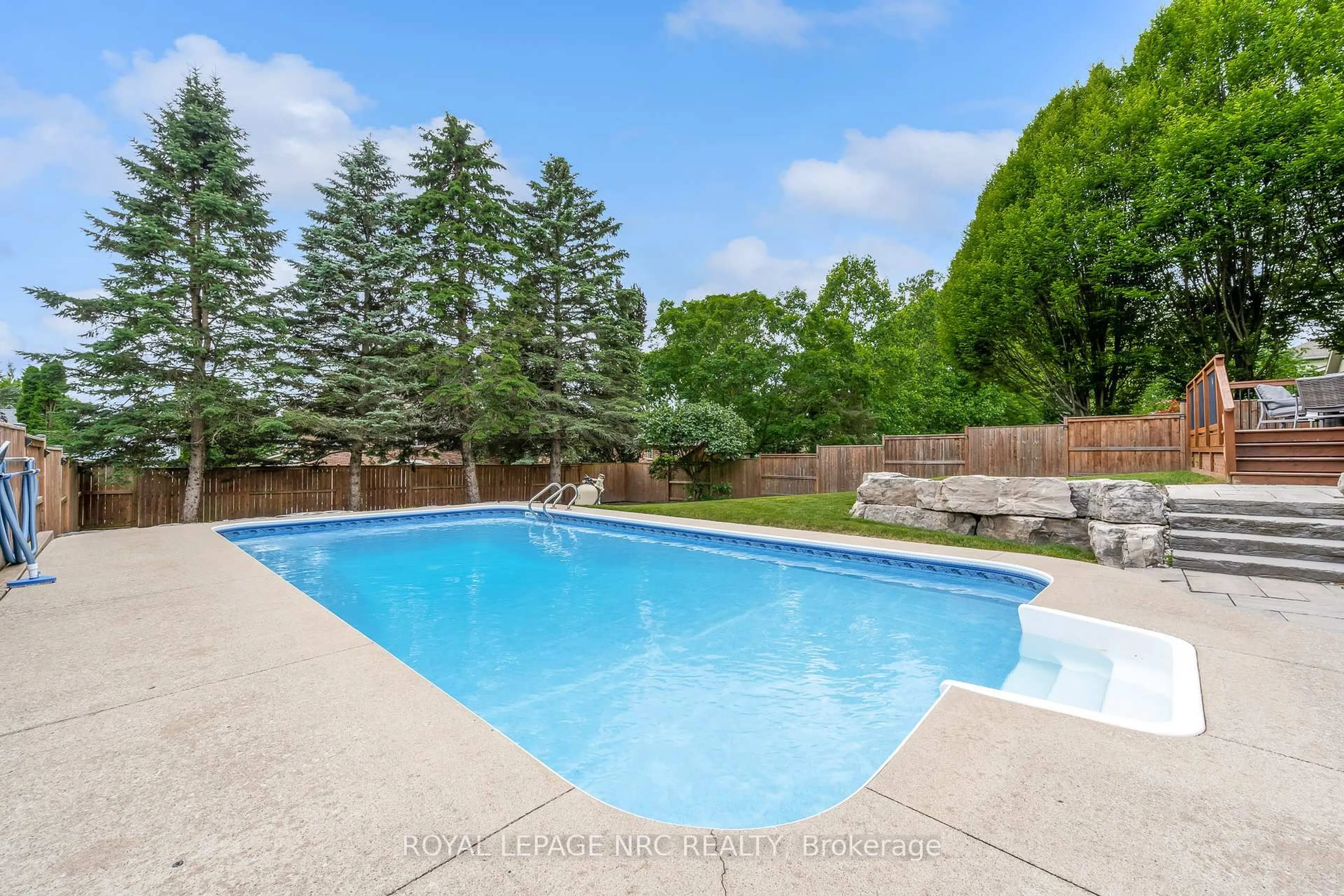 Pool for 57 Millbridge Cres, Pelham Ontario L3E 0E1