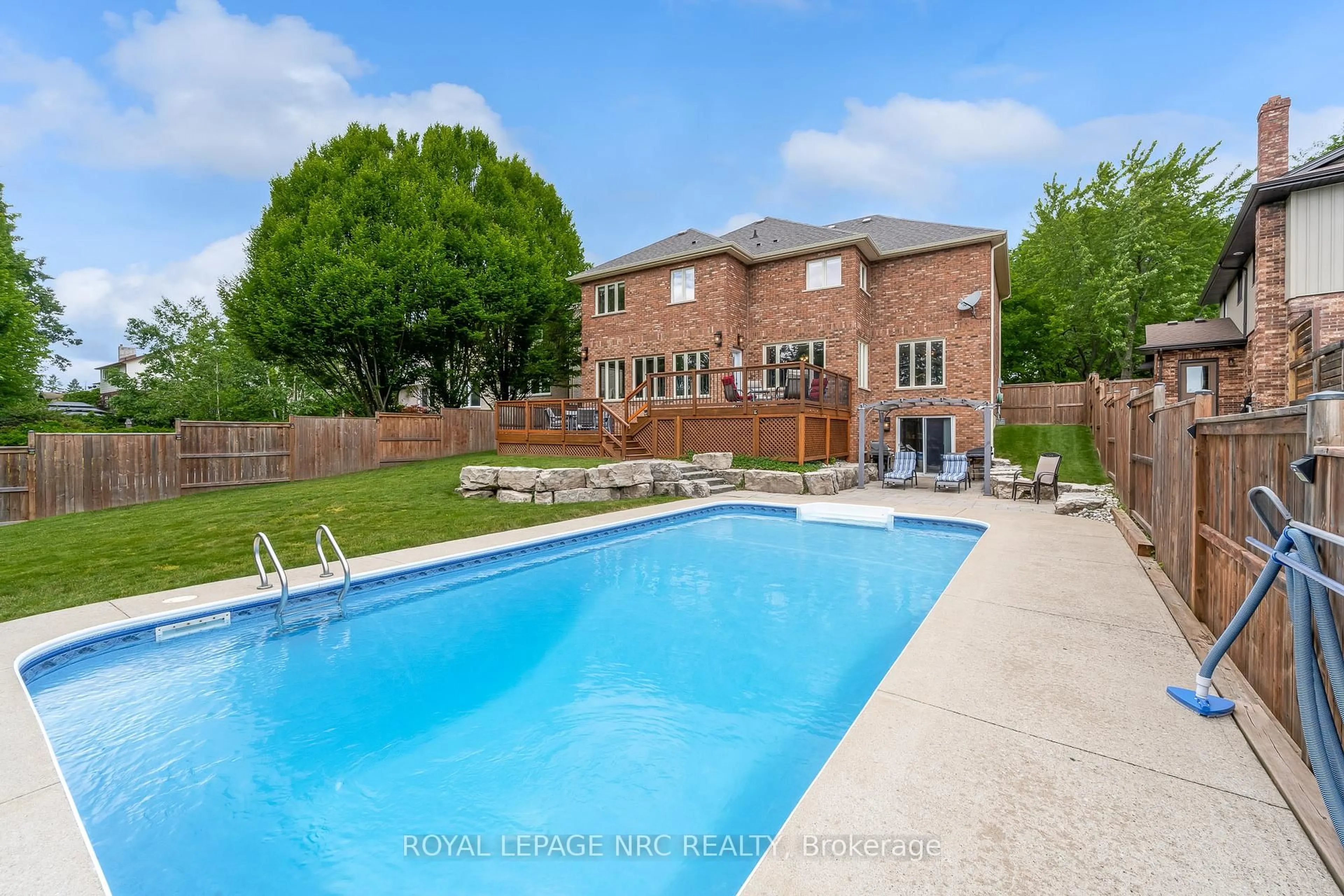 Pool for 57 Millbridge Cres, Pelham Ontario L3E 0E1