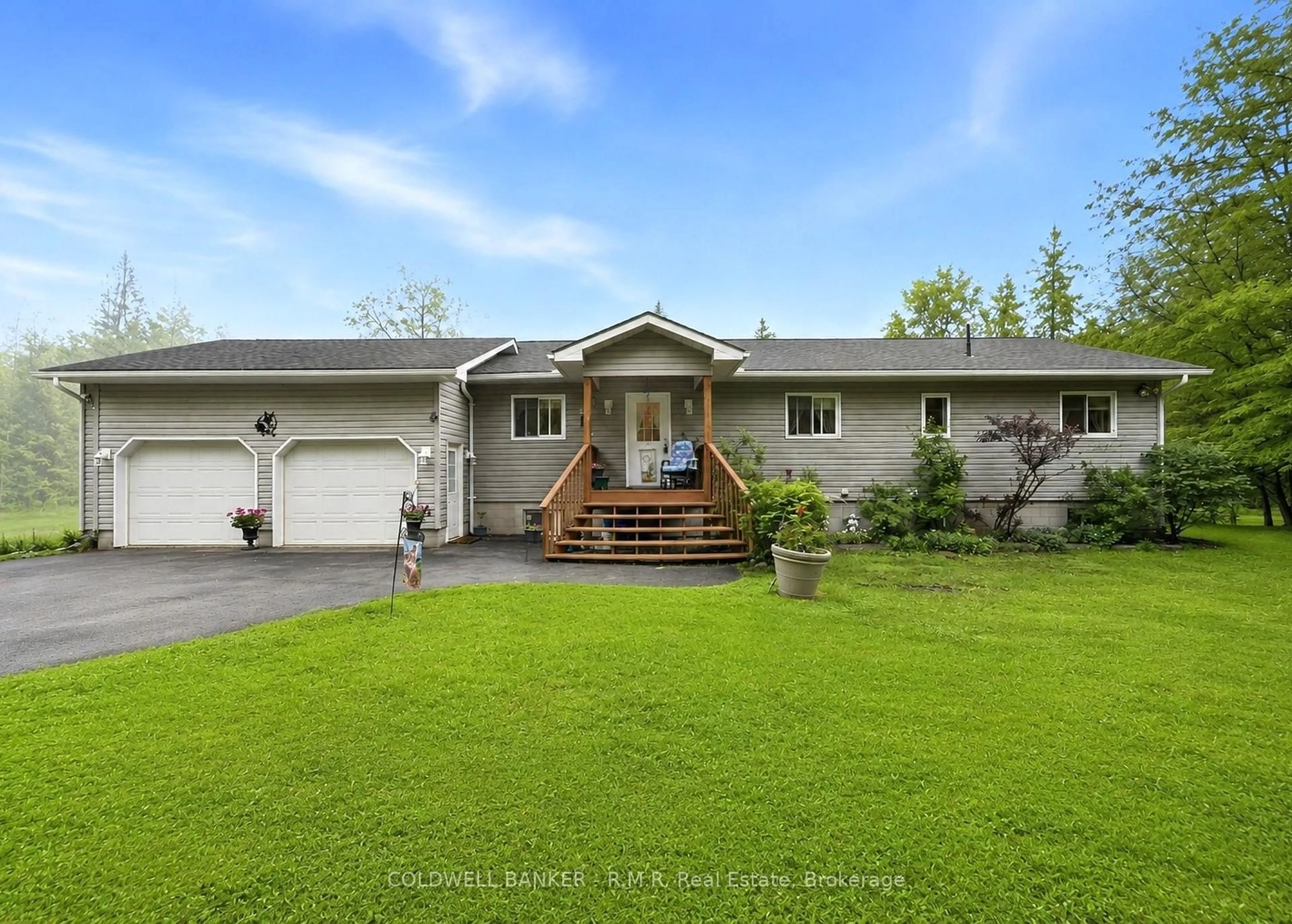 Home with vinyl exterior material, unknown for 1833 Eagle Lake Rd, Dysart et al Ontario K0M 1S0