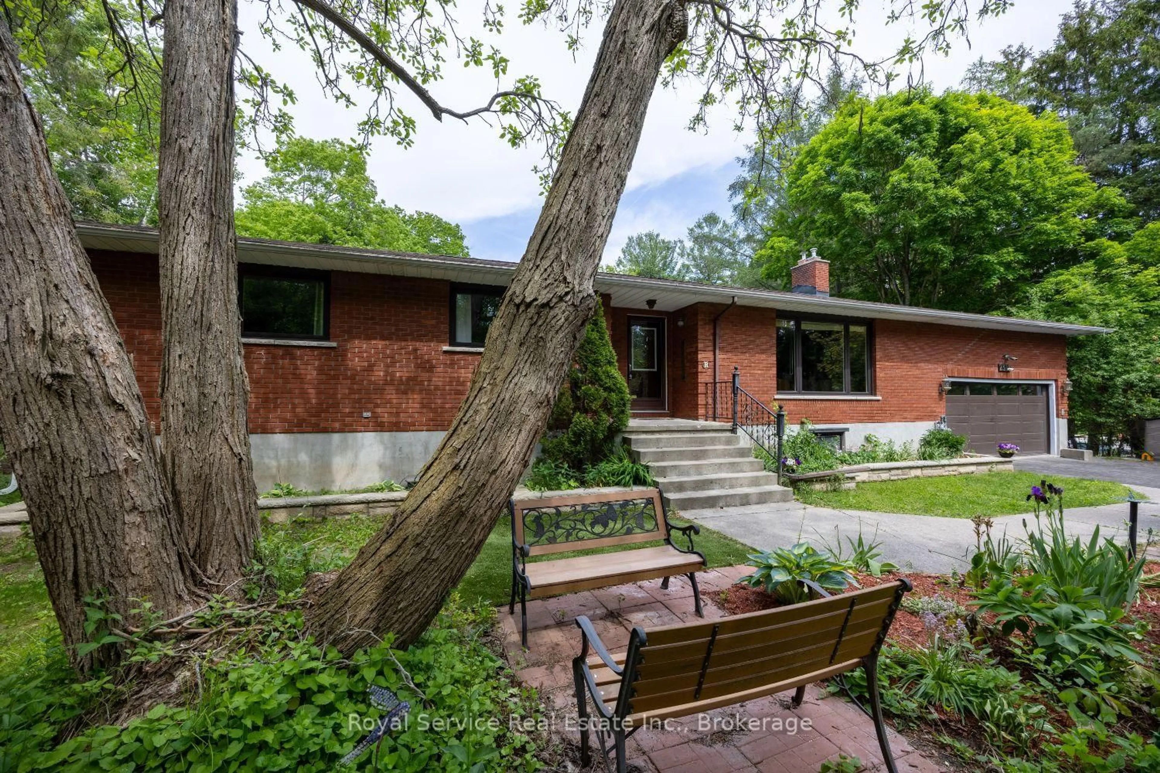 Home with brick exterior material, mountain view for 2311 Division St, Hamilton Township Ontario K9A 0T9