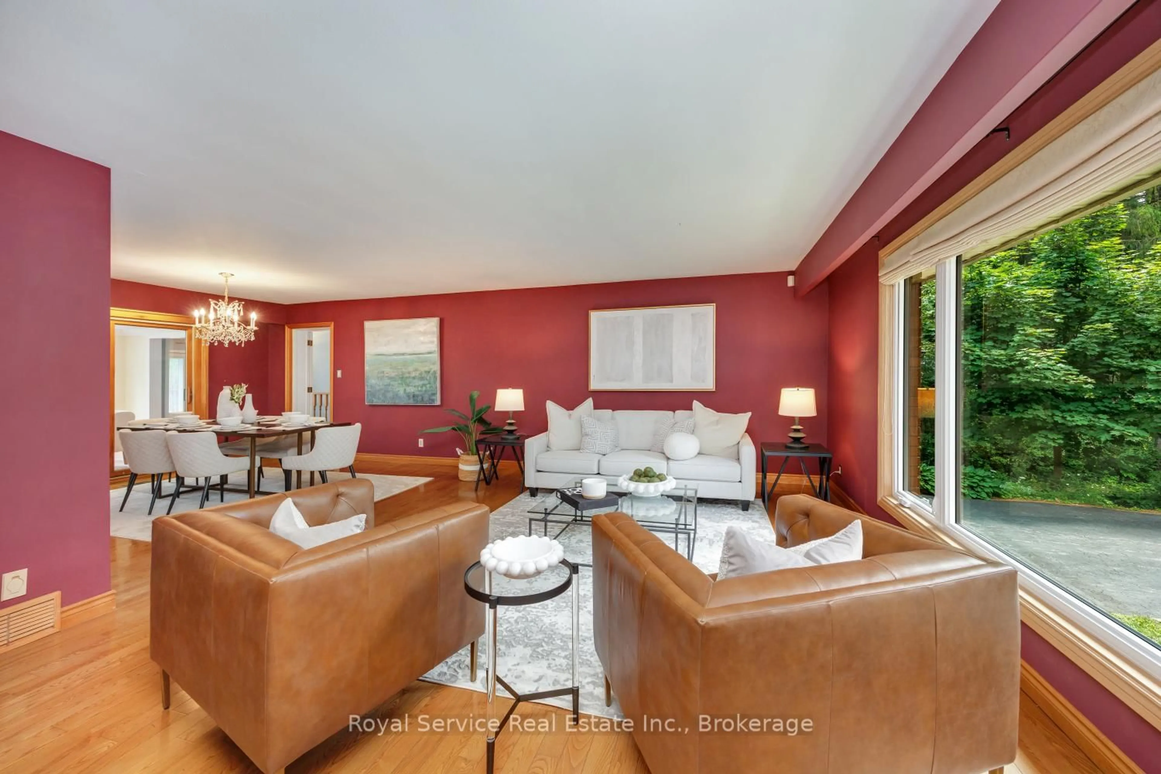 Living room with furniture, unknown for 2311 Division St, Hamilton Township Ontario K9A 0T9