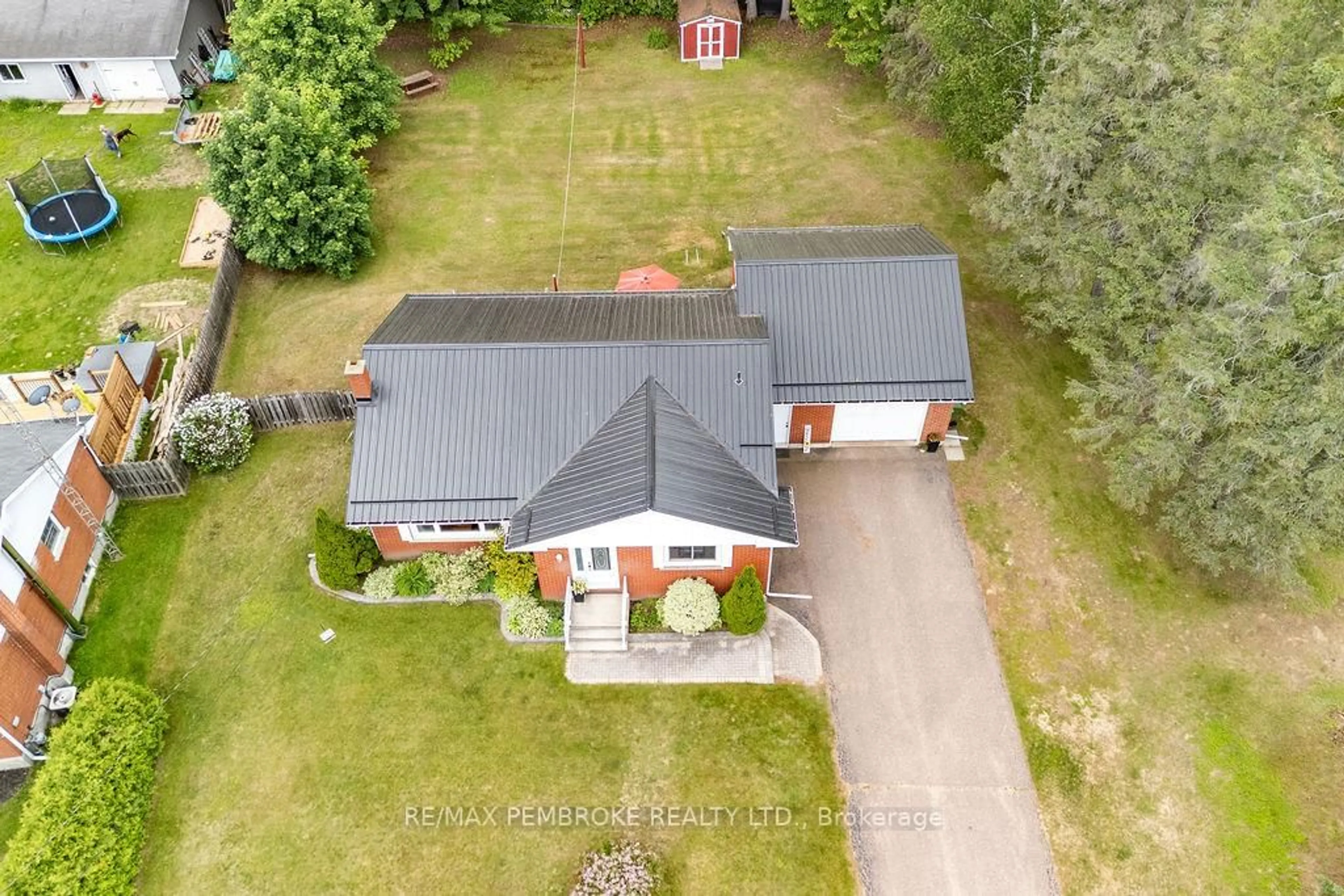 A pic from outside/outdoor area/front of a property/back of a property/a pic from drone, unknown for 92 Ken Ave, Pembroke Ontario K8A 6W5