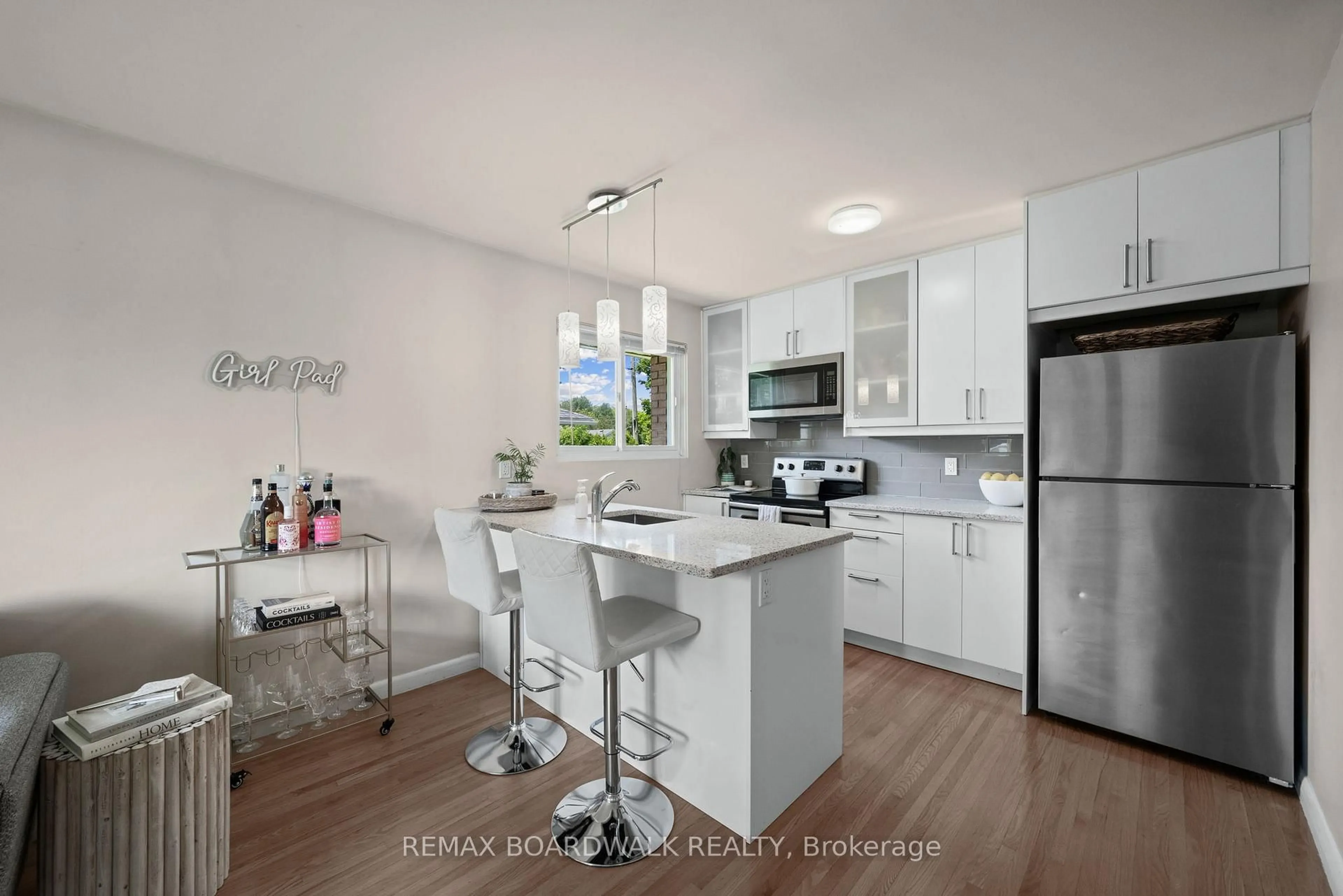 Open concept kitchen, unknown for 1311 Adirondack Dr, Ottawa Ontario K2C 2V7