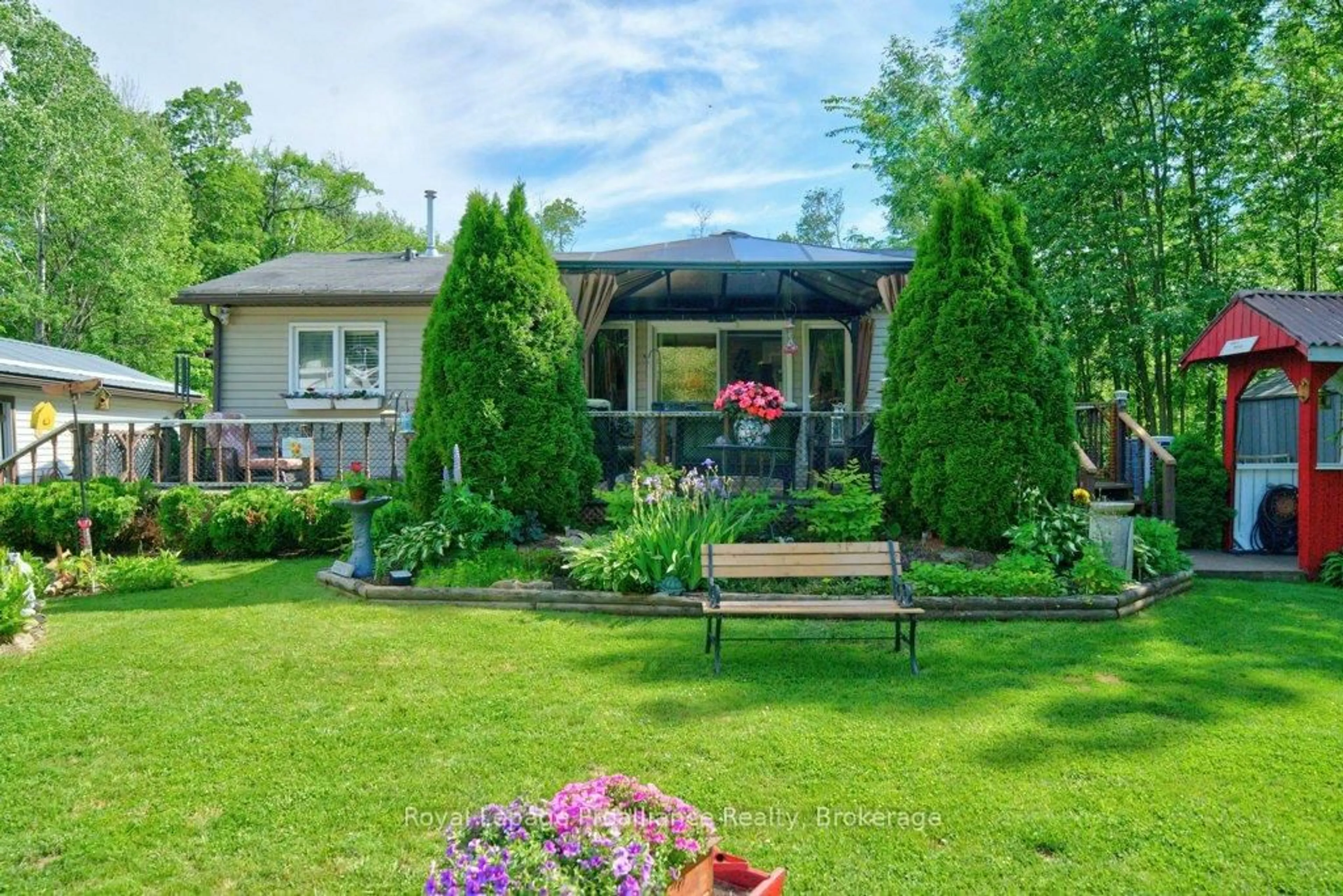 Patio, unknown for 1012 Lakeshore Dr, Arden Ontario K0H 1B0