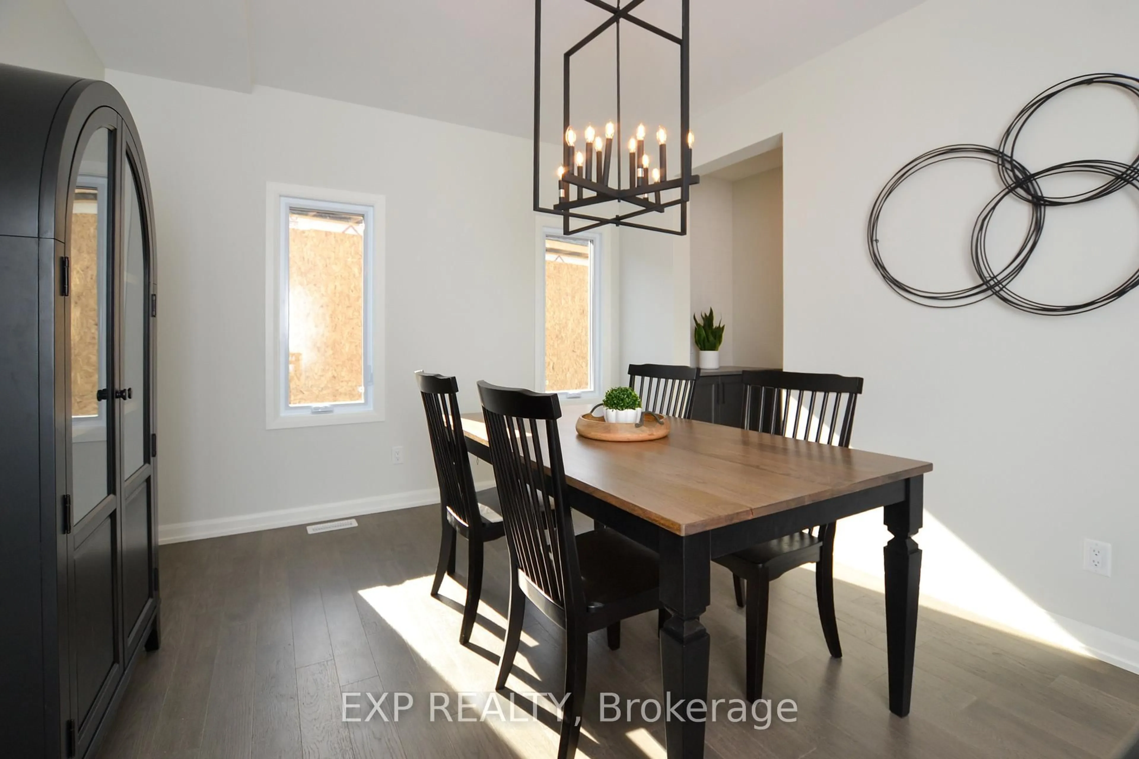 Dining room, wood/laminate floor for 623 Montessor Cres, Alfred and Plantagenet Ontario 00000