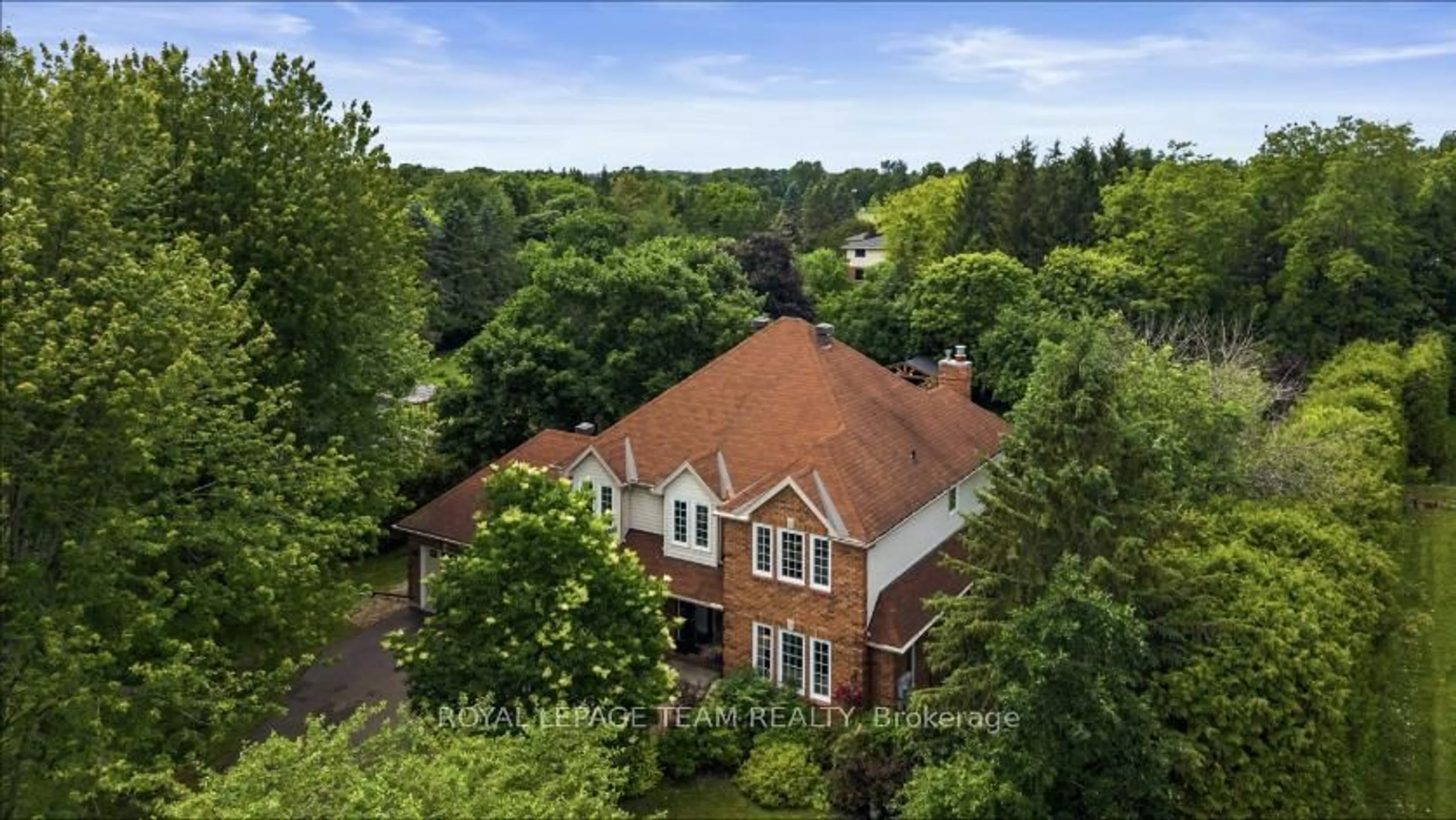 A pic from outside/outdoor area/front of a property/back of a property/a pic from drone, unknown for 1209 Potter Dr, Ottawa Ontario K4M 1C9