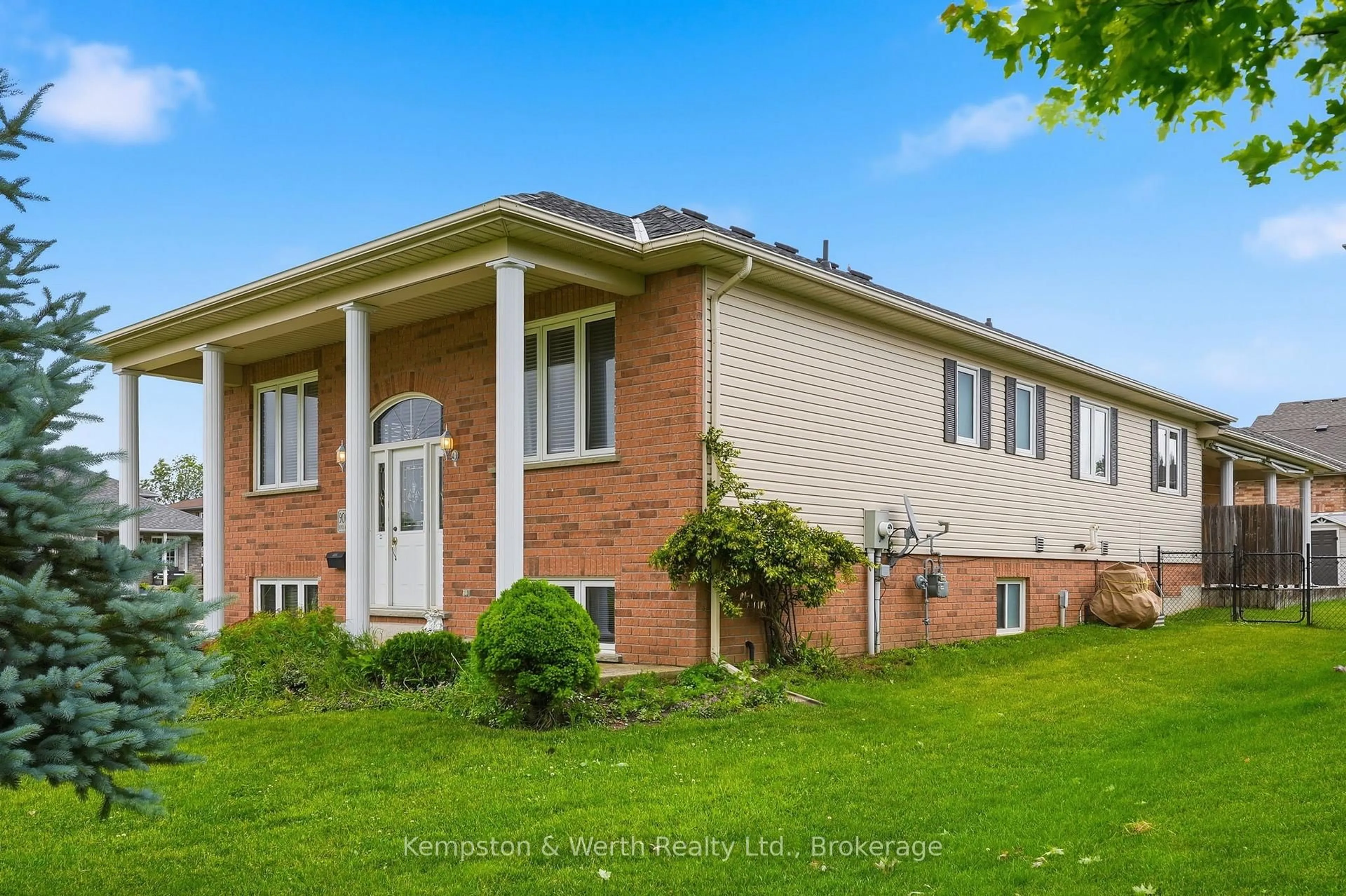 Home with brick exterior material, street for 900 Boyd Ave, North Perth Ontario N4W 3V5