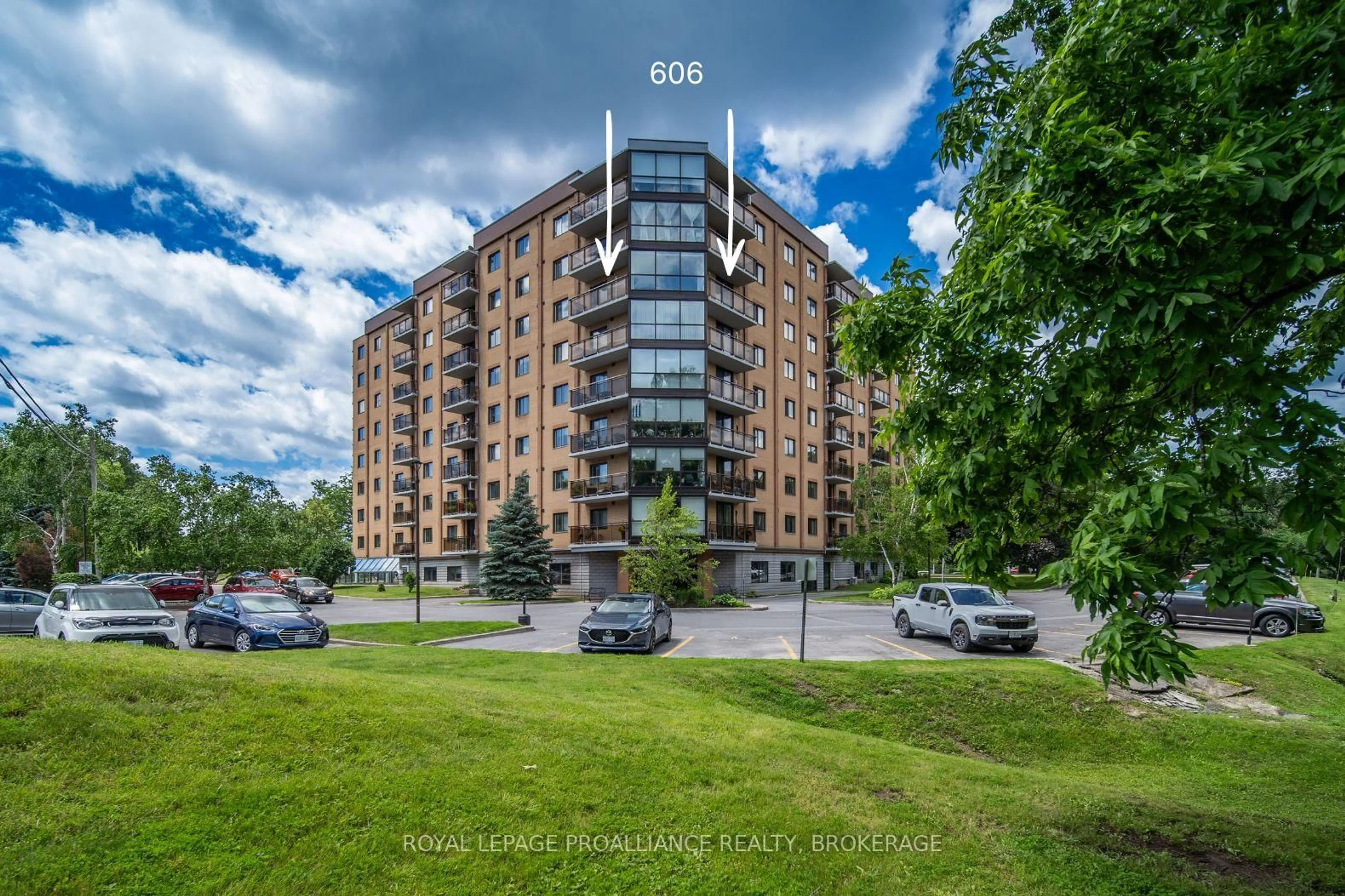 A pic from outside/outdoor area/front of a property/back of a property/a pic from drone, building for 120 Barrett Crt #606, Kingston Ontario K7L 5H6