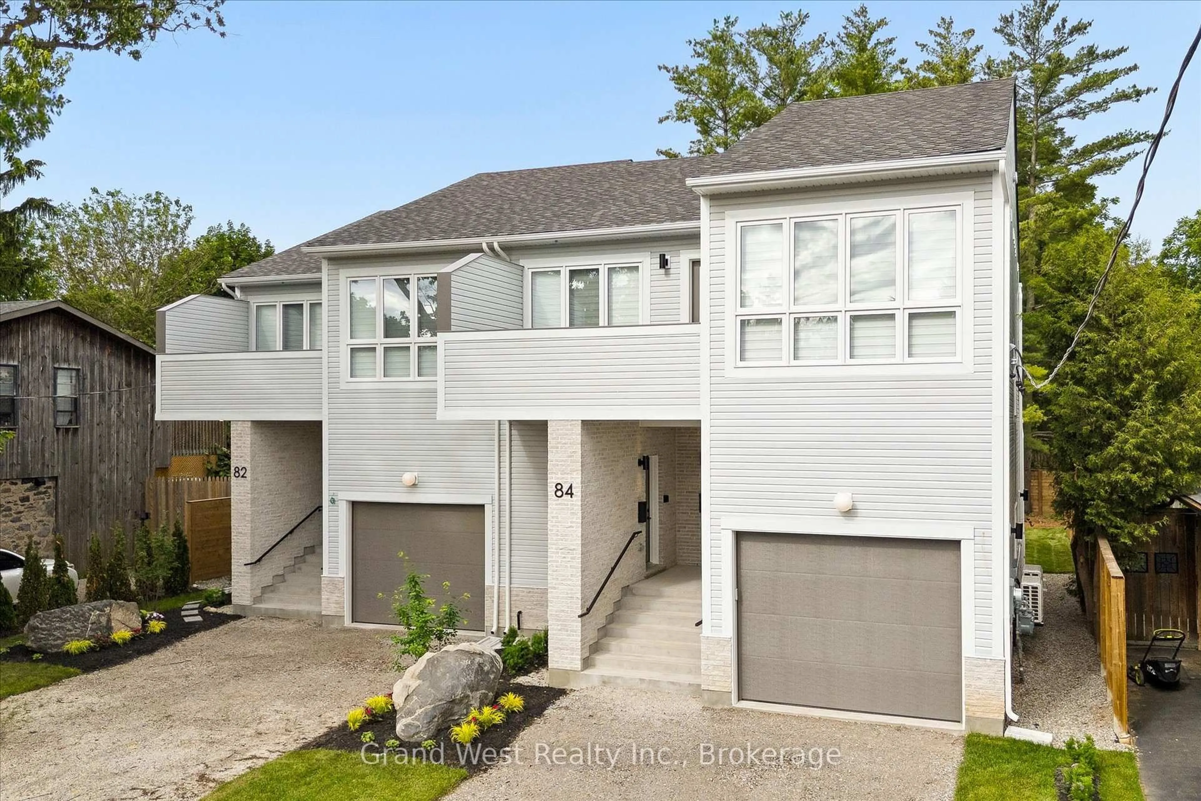 Unknown for 84 Chalmers St, Cambridge Ontario N1R 5B8