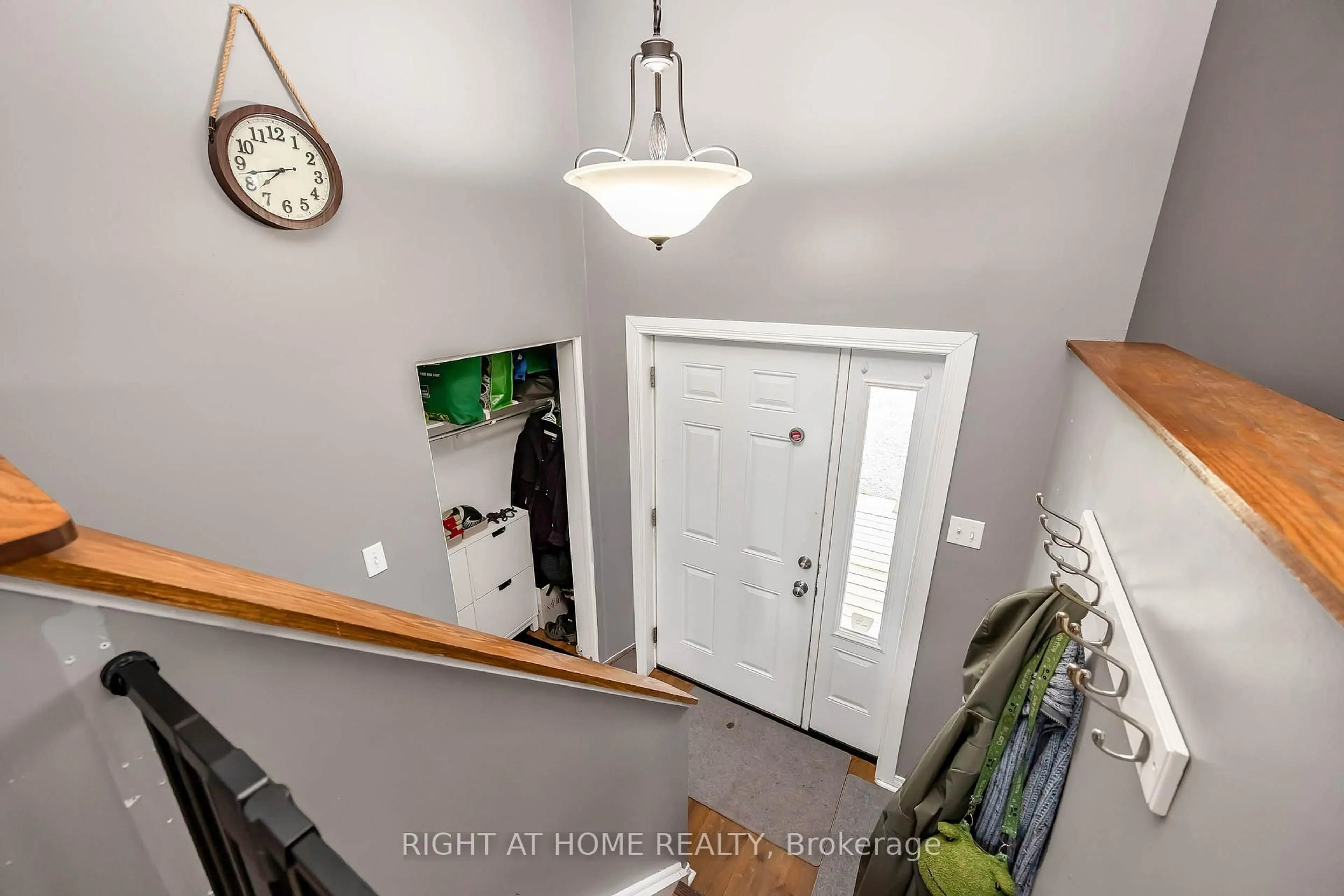 Indoor entryway for 637 Townline Rd, Elizabethtown-Kitley Ontario K7A 4S5