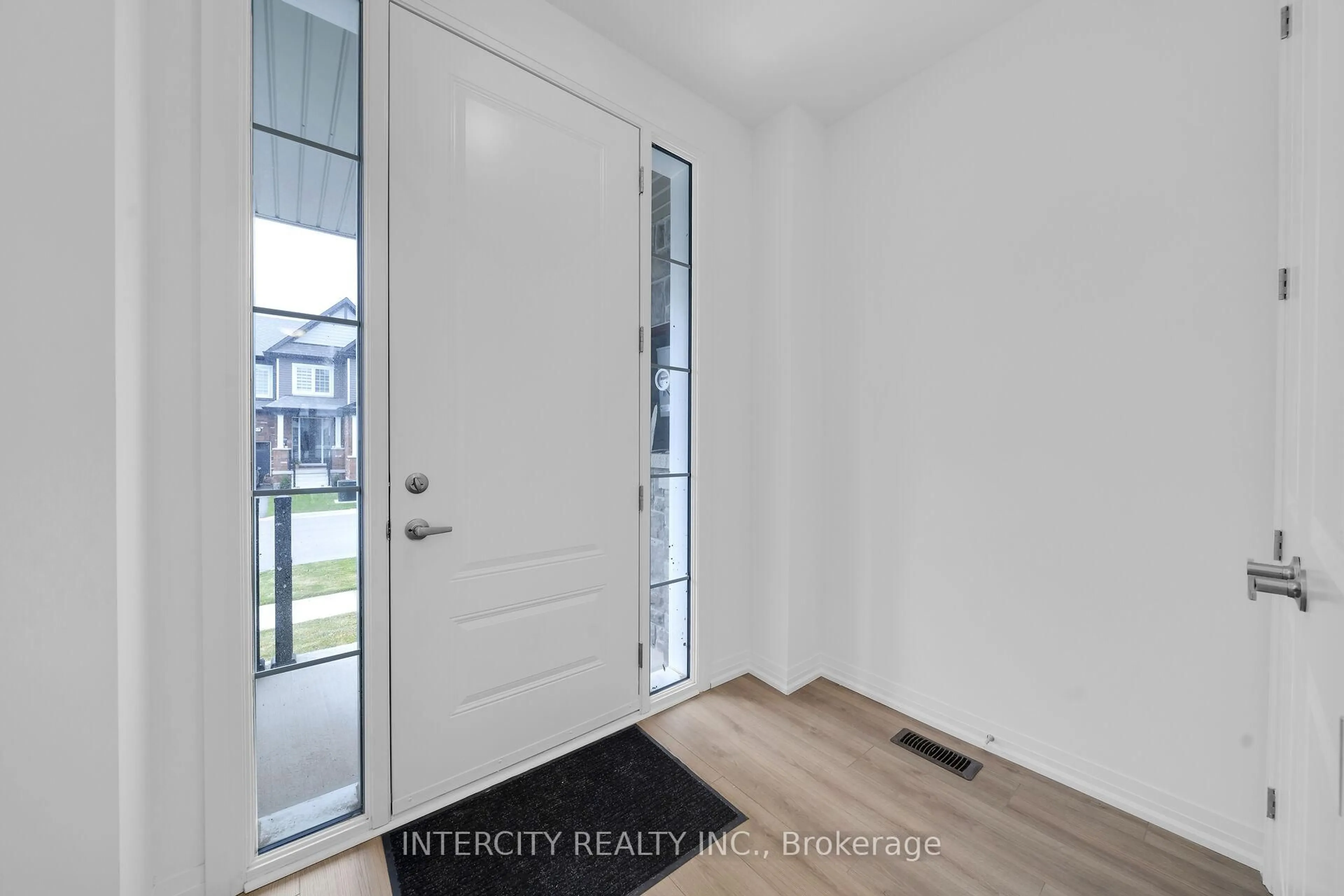 Indoor entryway for 87 Brown St, Erin Ontario N0B 1T0