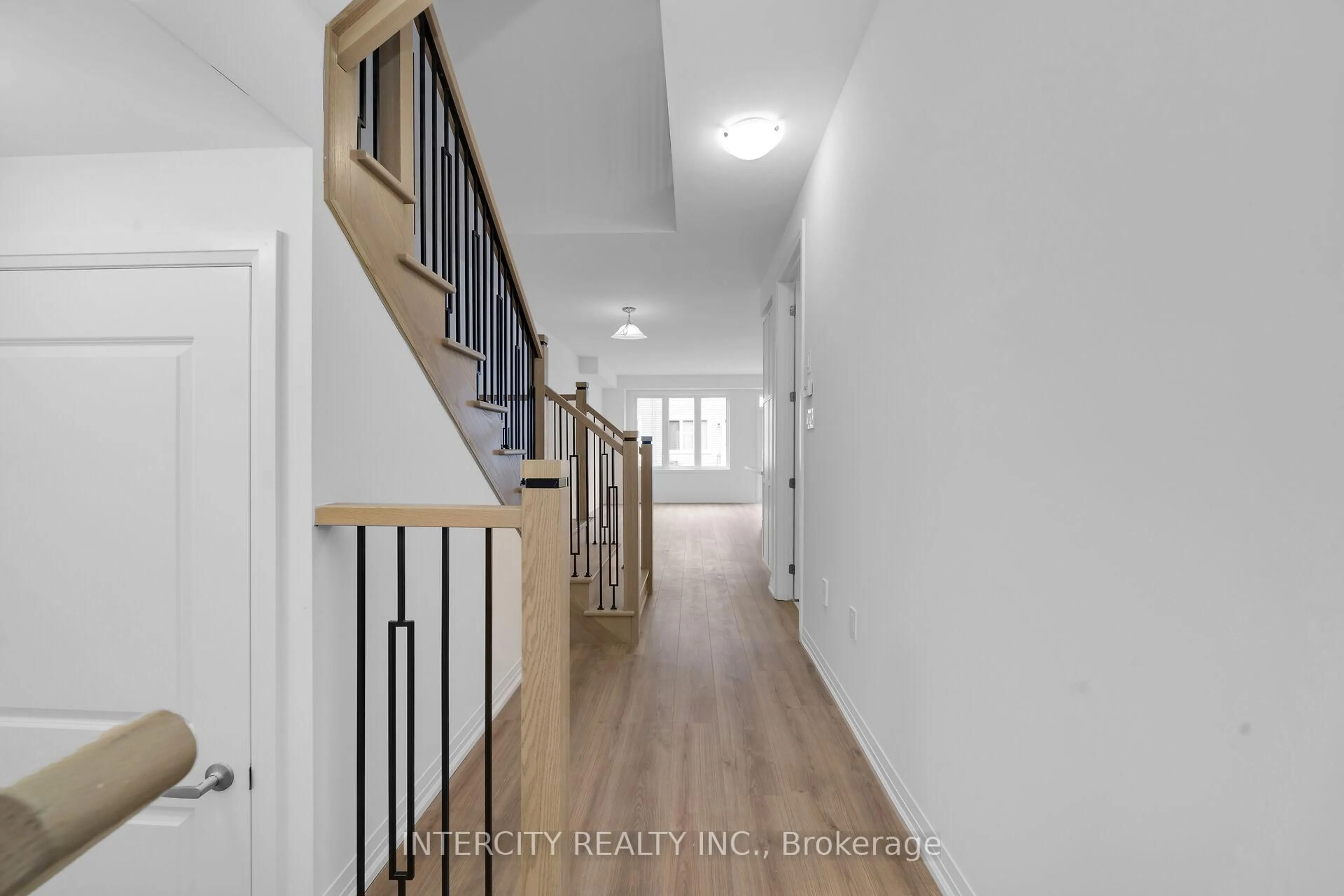 Indoor entryway for 87 Brown St, Erin Ontario N0B 1T0