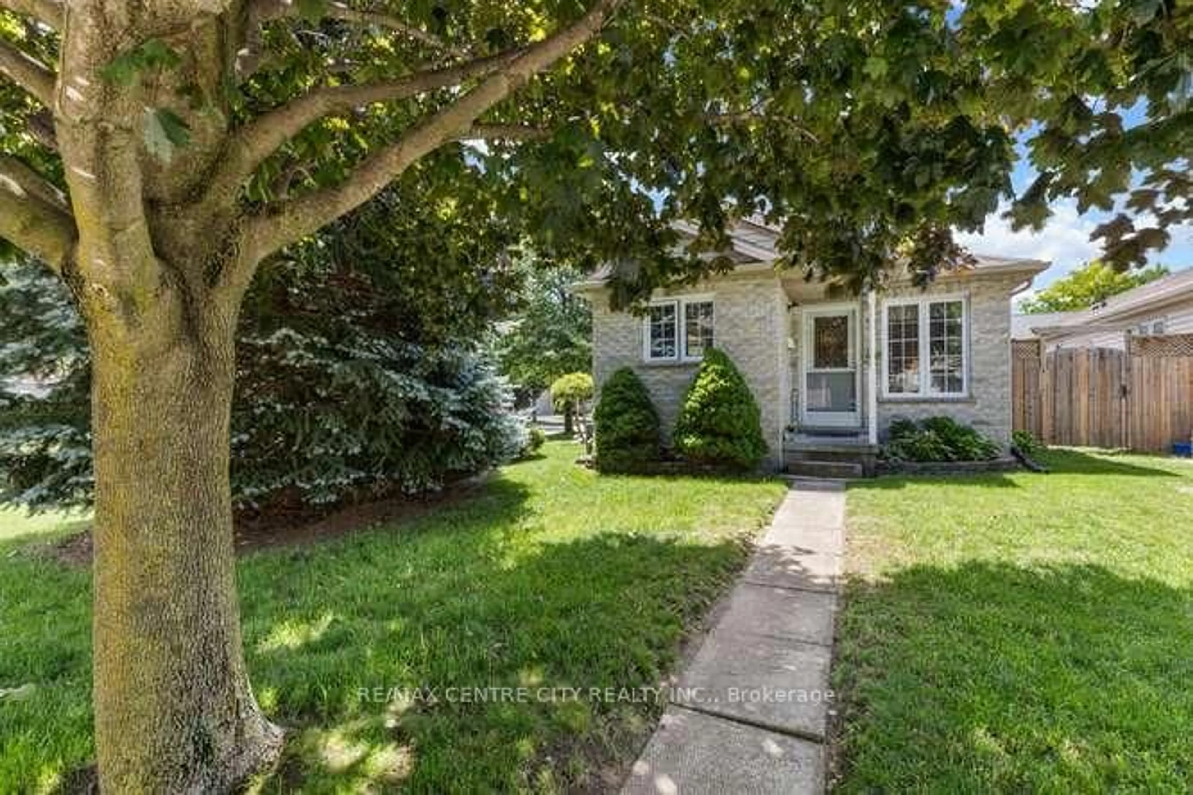 Unknown for 463 Exmouth Circ, London East Ontario N5V 5G5