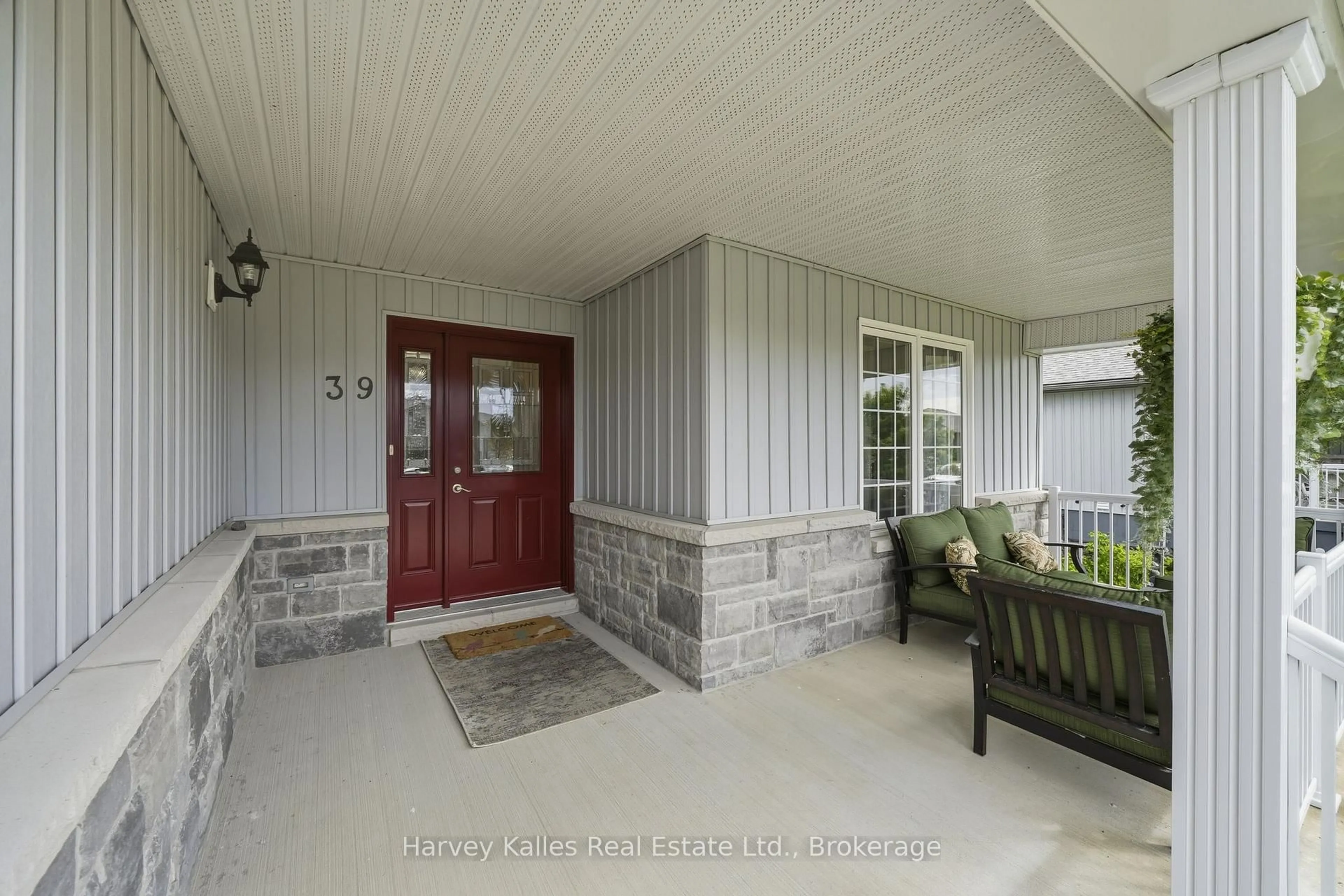 Indoor entryway for 39 Conger Dr, Prince Edward County Ontario K0K 3L0