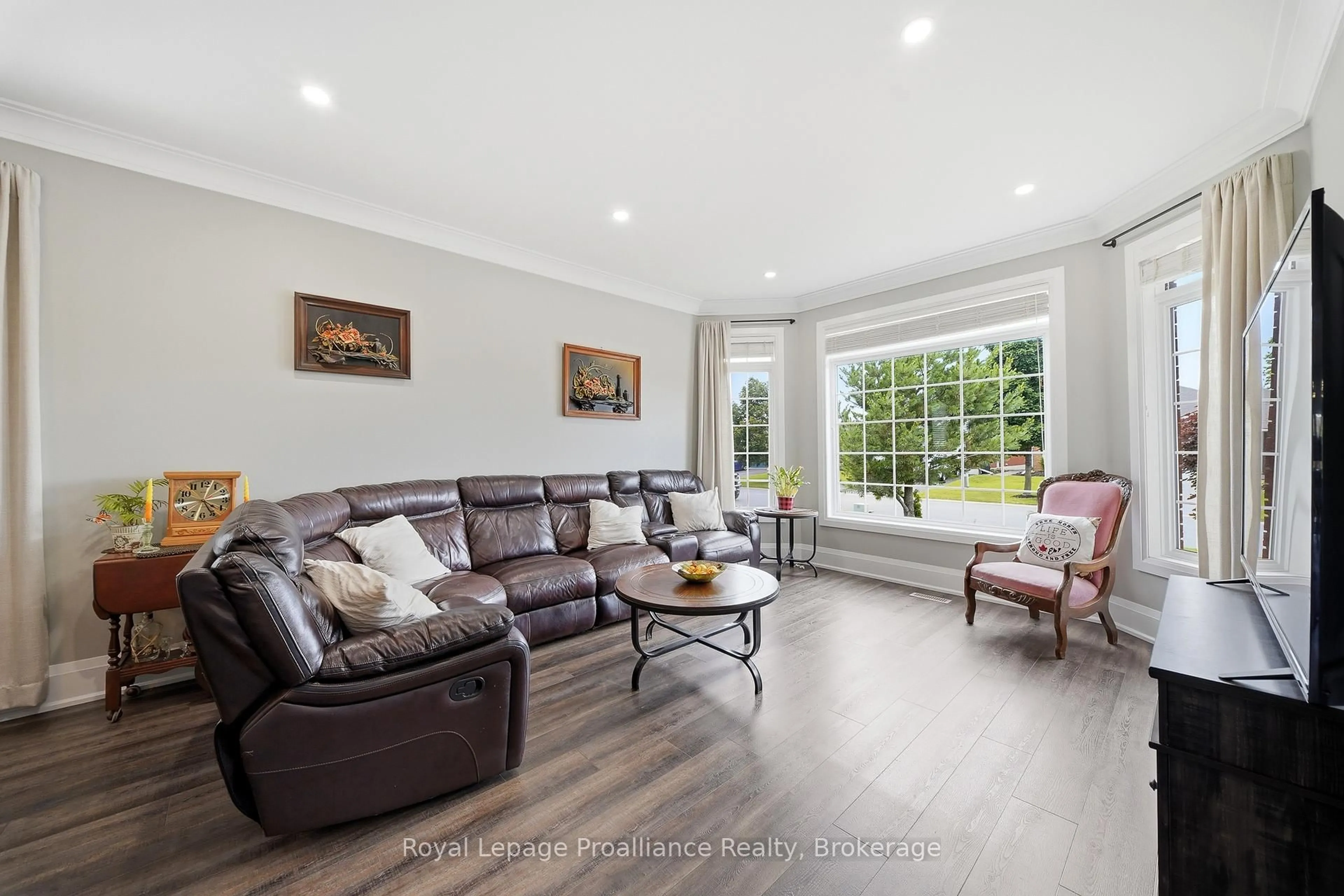 Living room with furniture, unknown for 29 Hickory Grve, Belleville Ontario K8N 5X6