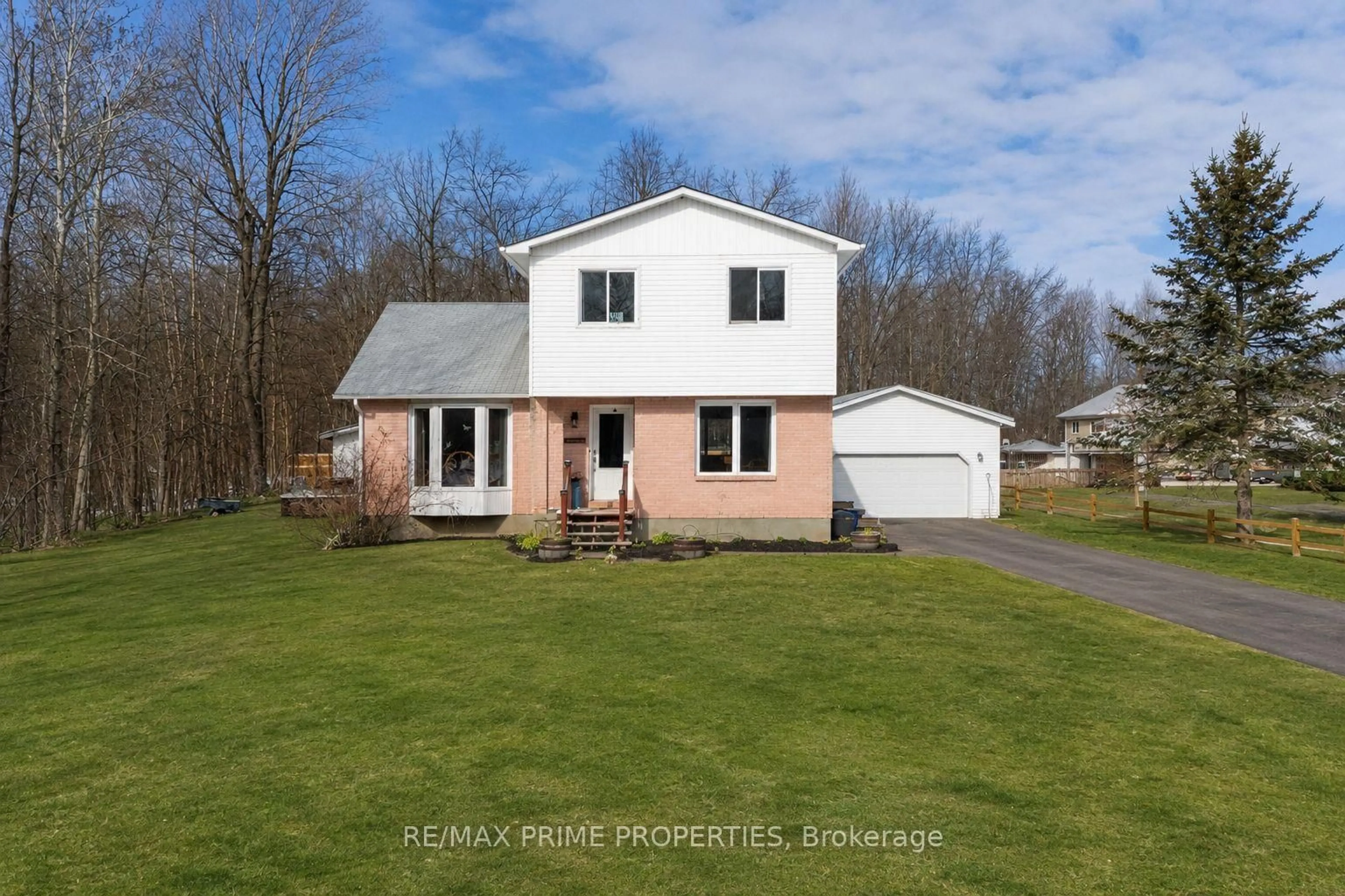 A pic from outside/outdoor area/front of a property/back of a property/a pic from drone, street for 13475 CRUMP Rd, North Dundas Ontario K0C 1H0