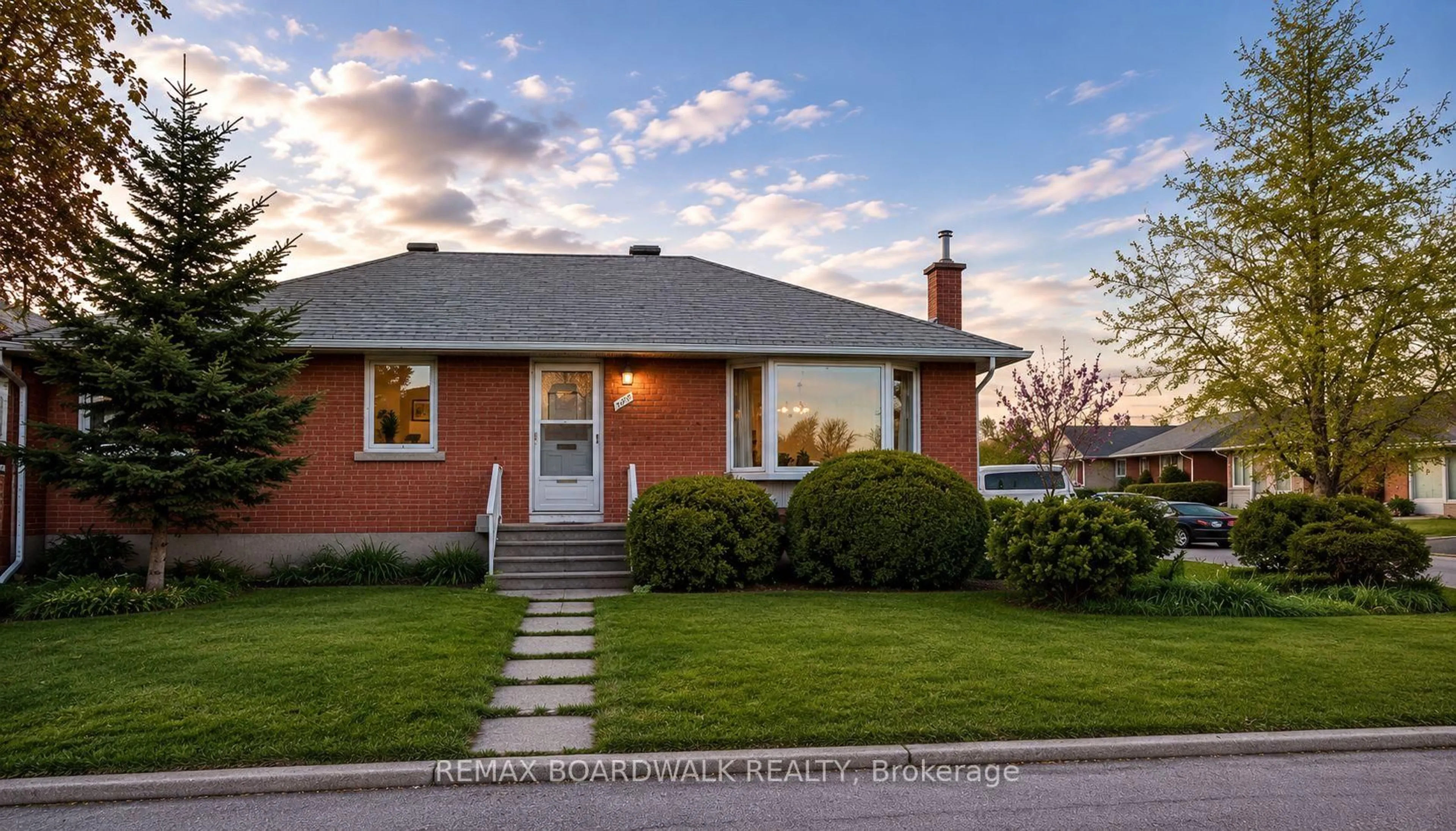 Home with brick exterior material, street for 625 CLARKE Ave, Ottawa Ontario K1K 0Y6