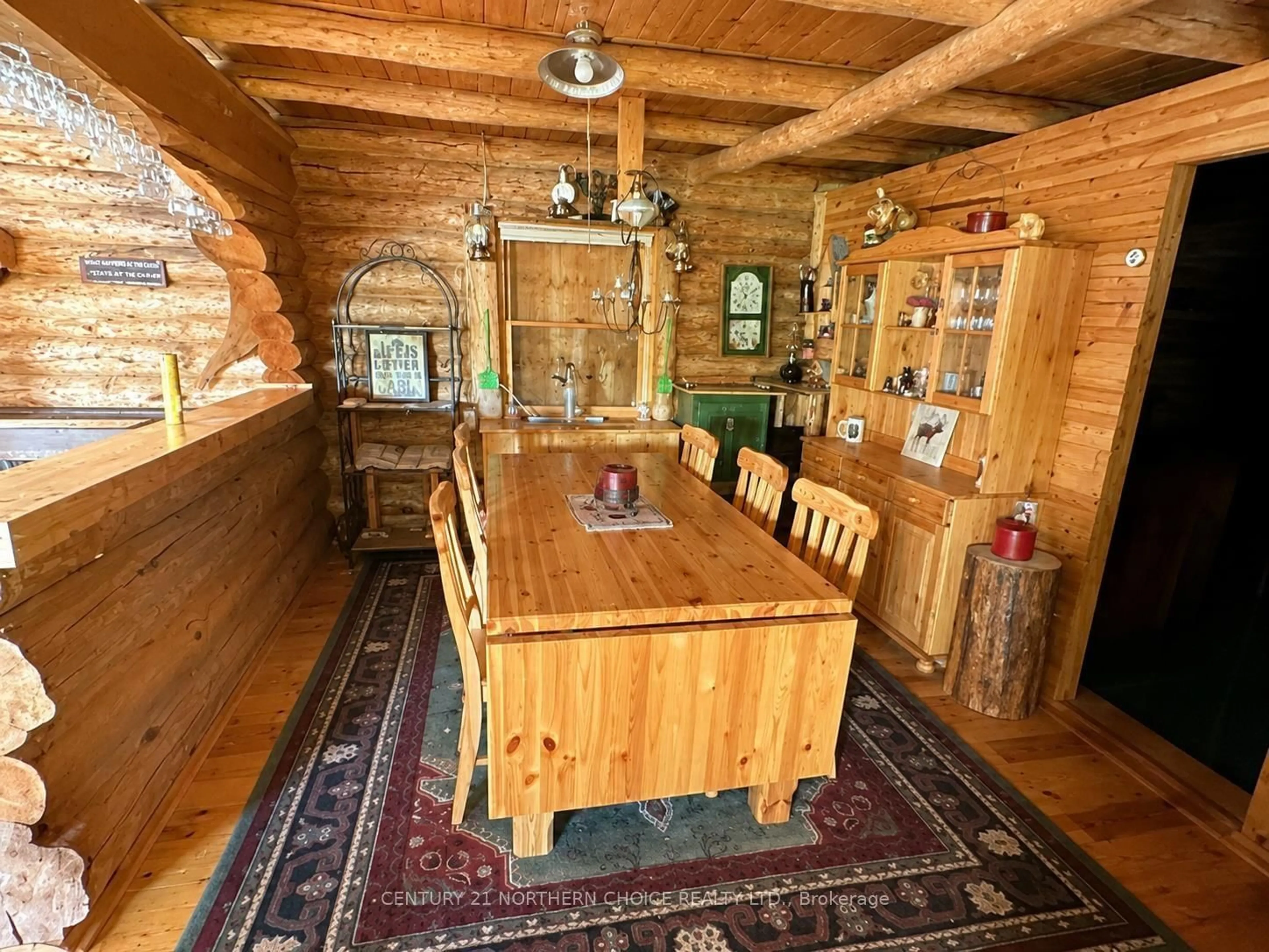 Dining room, wood/laminate floor for PCL 5005 Confederation, Kenora Remote Area Ontario P0V 1T0