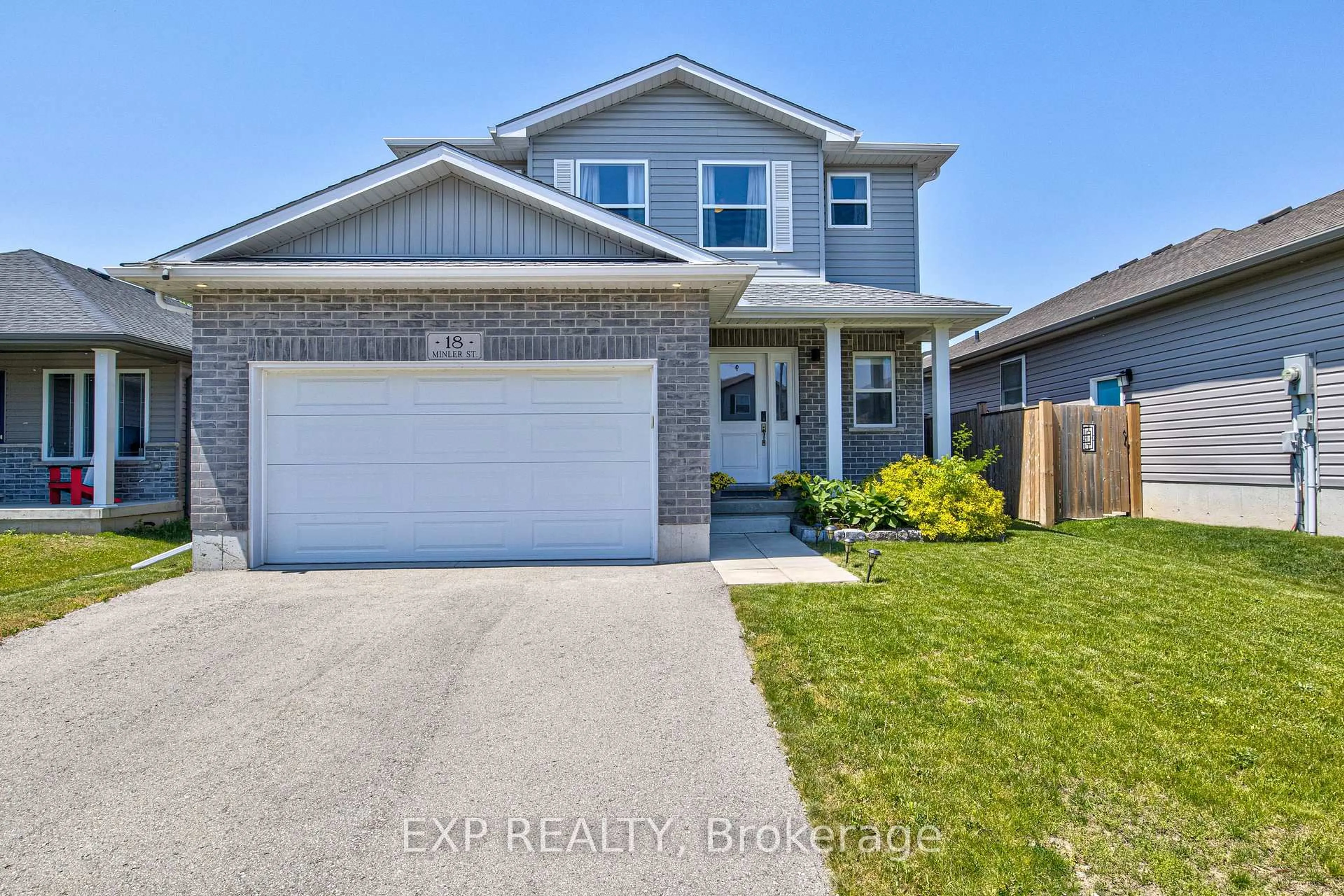 Home with vinyl exterior material, street for 18 Minler St, Ingersoll Ontario N5C 0C9