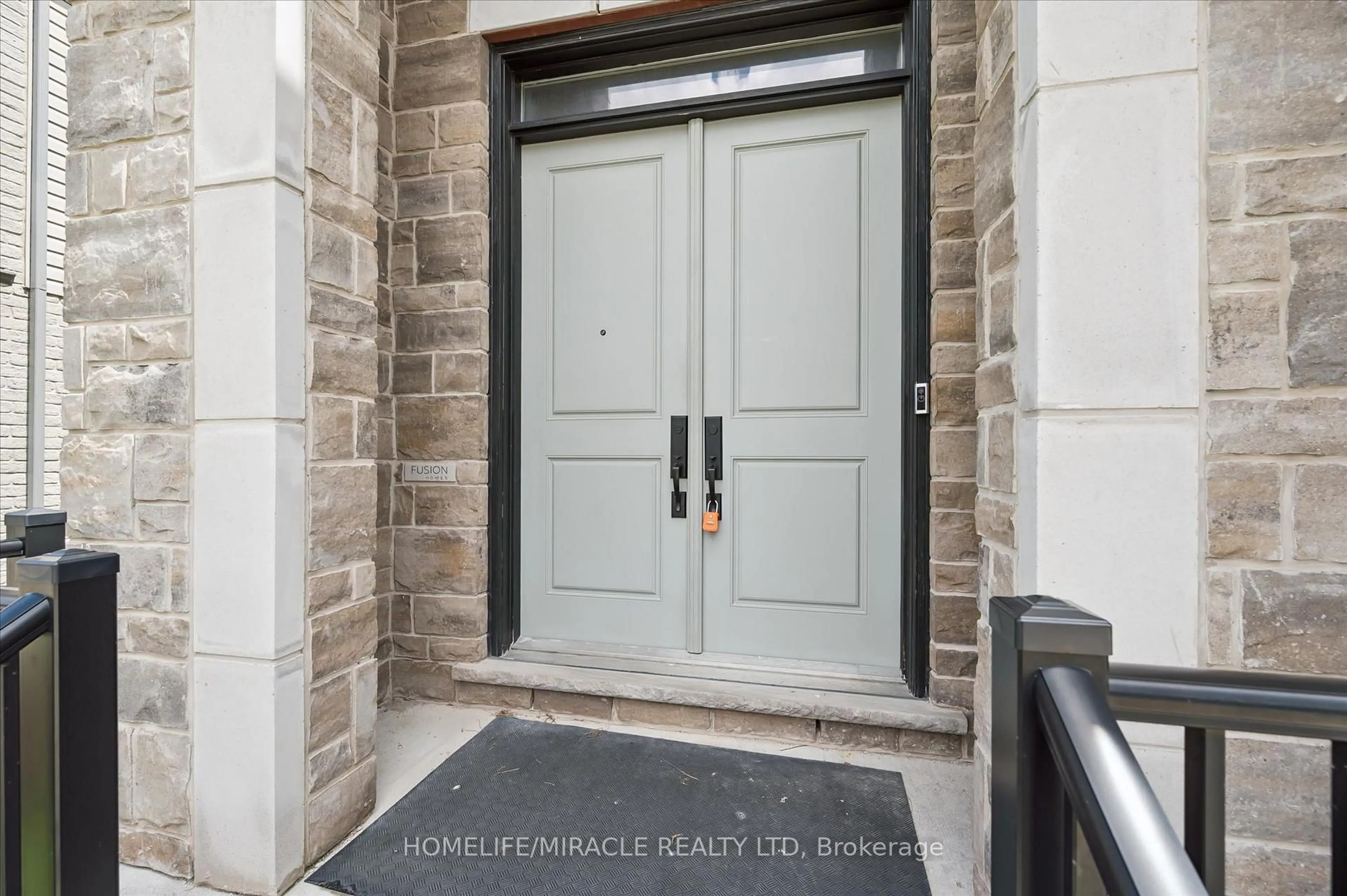 Indoor entryway for 83 Mccann St, Guelph Ontario N1G 0A8
