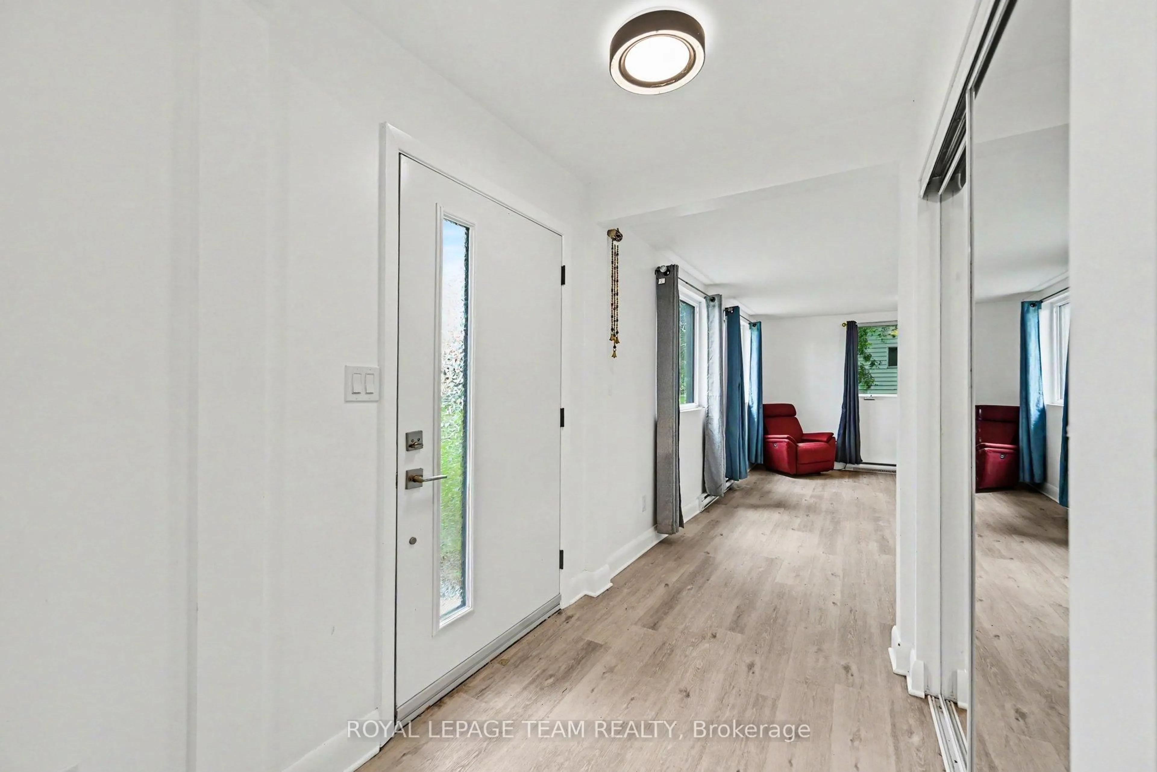 Indoor entryway for 12284 County Road 18 Rd, South Dundas Ontario K0C 2H0