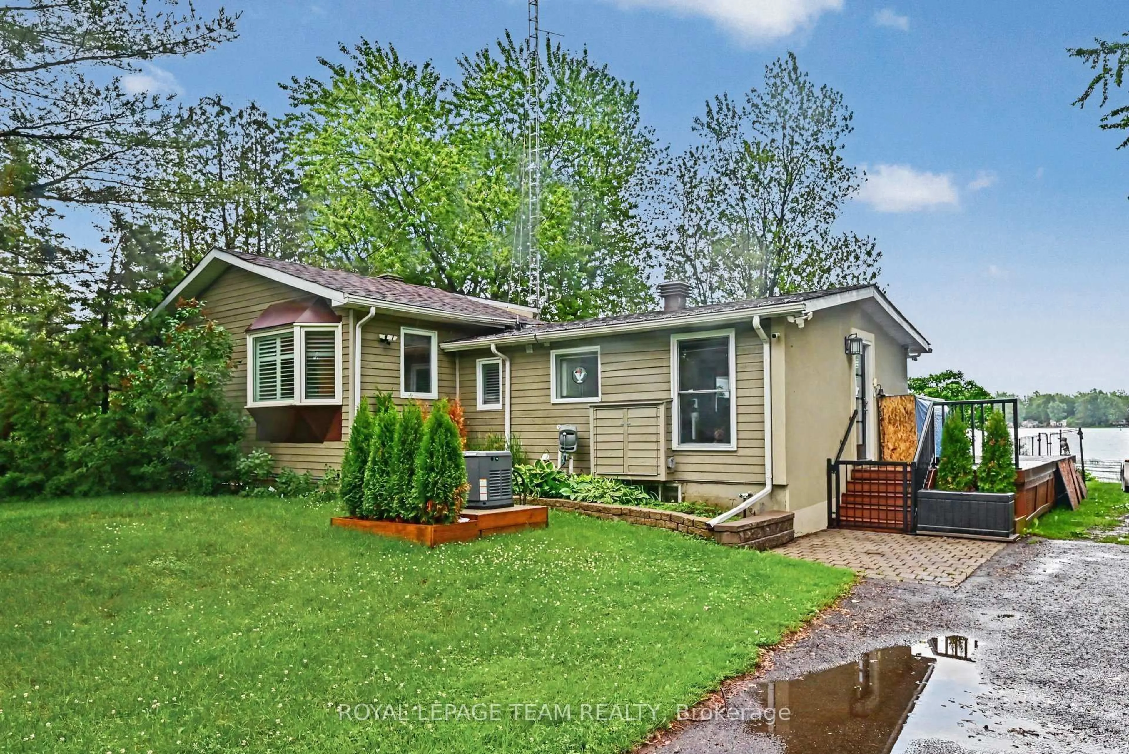 Home with vinyl exterior material, street for 2466 Fairmile Rd, Kemptville Ontario K0G 1J0