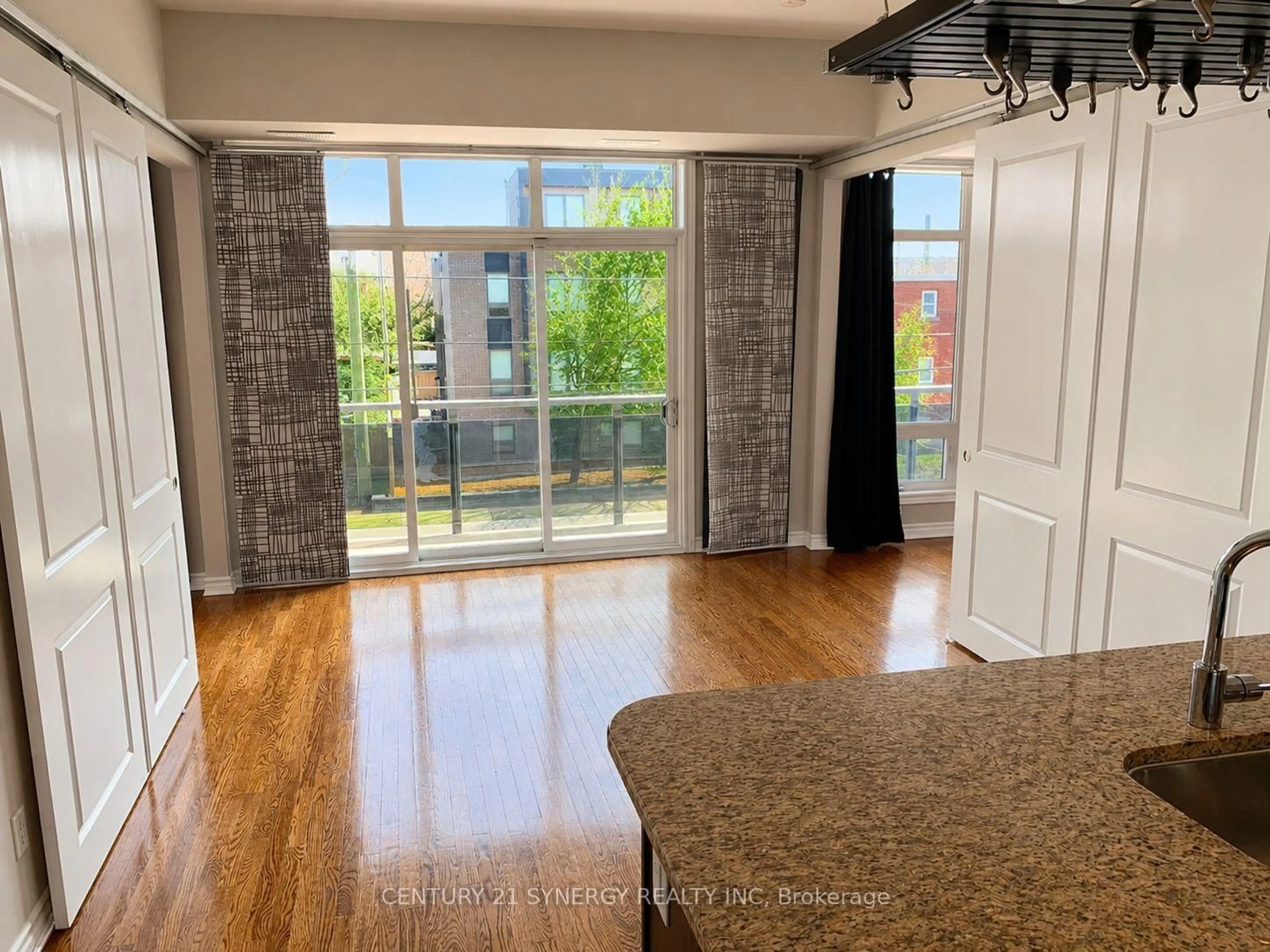 A pic of a room for 682 Churchill Ave #209, Ottawa Ontario K1Z 5G5