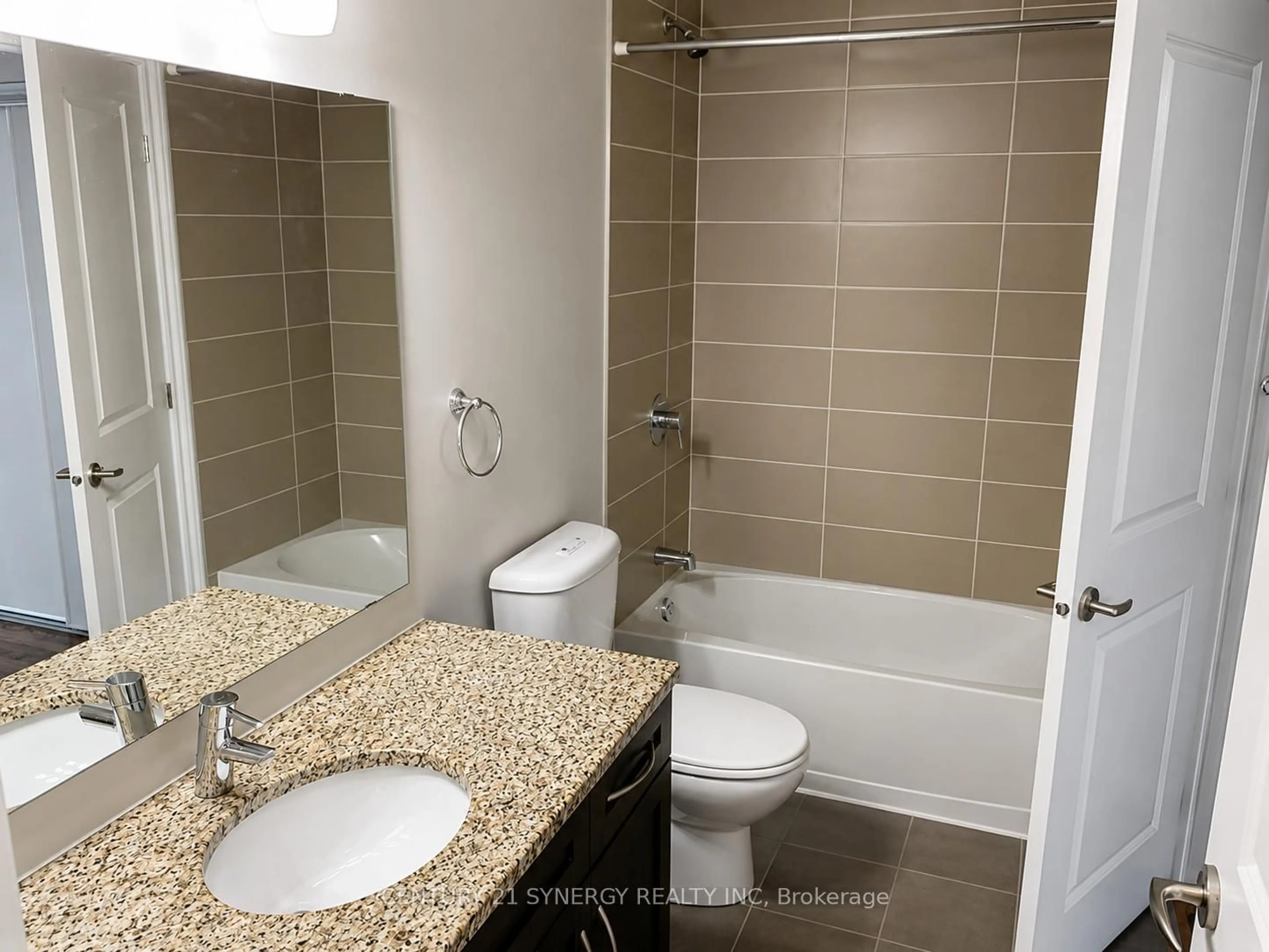 Standard bathroom, ceramic/tile floor for 682 Churchill Ave #209, Ottawa Ontario K1Z 5G5