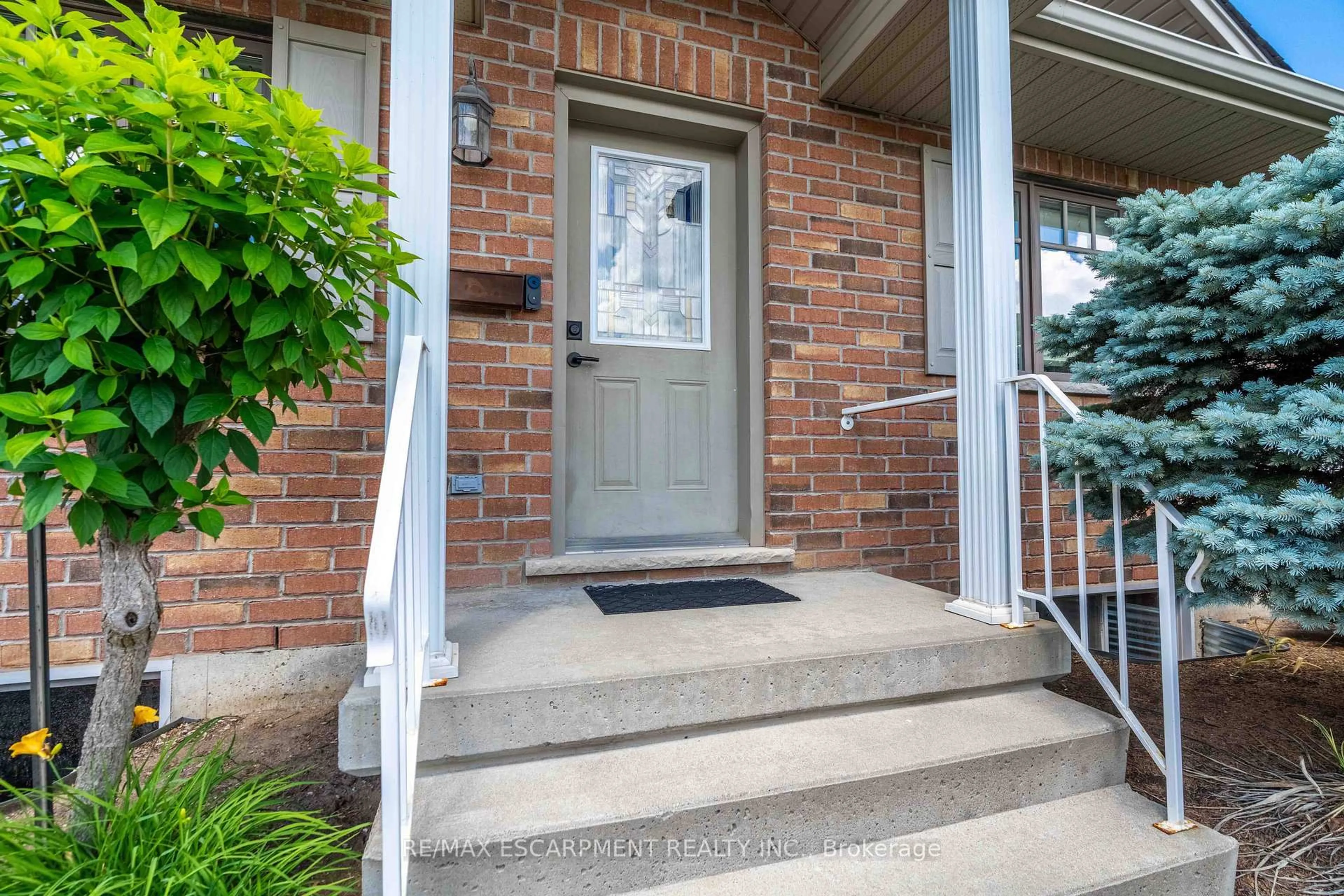 Indoor entryway for 20 Trinity Lane #20, Norfolk Ontario N0E 1Y0