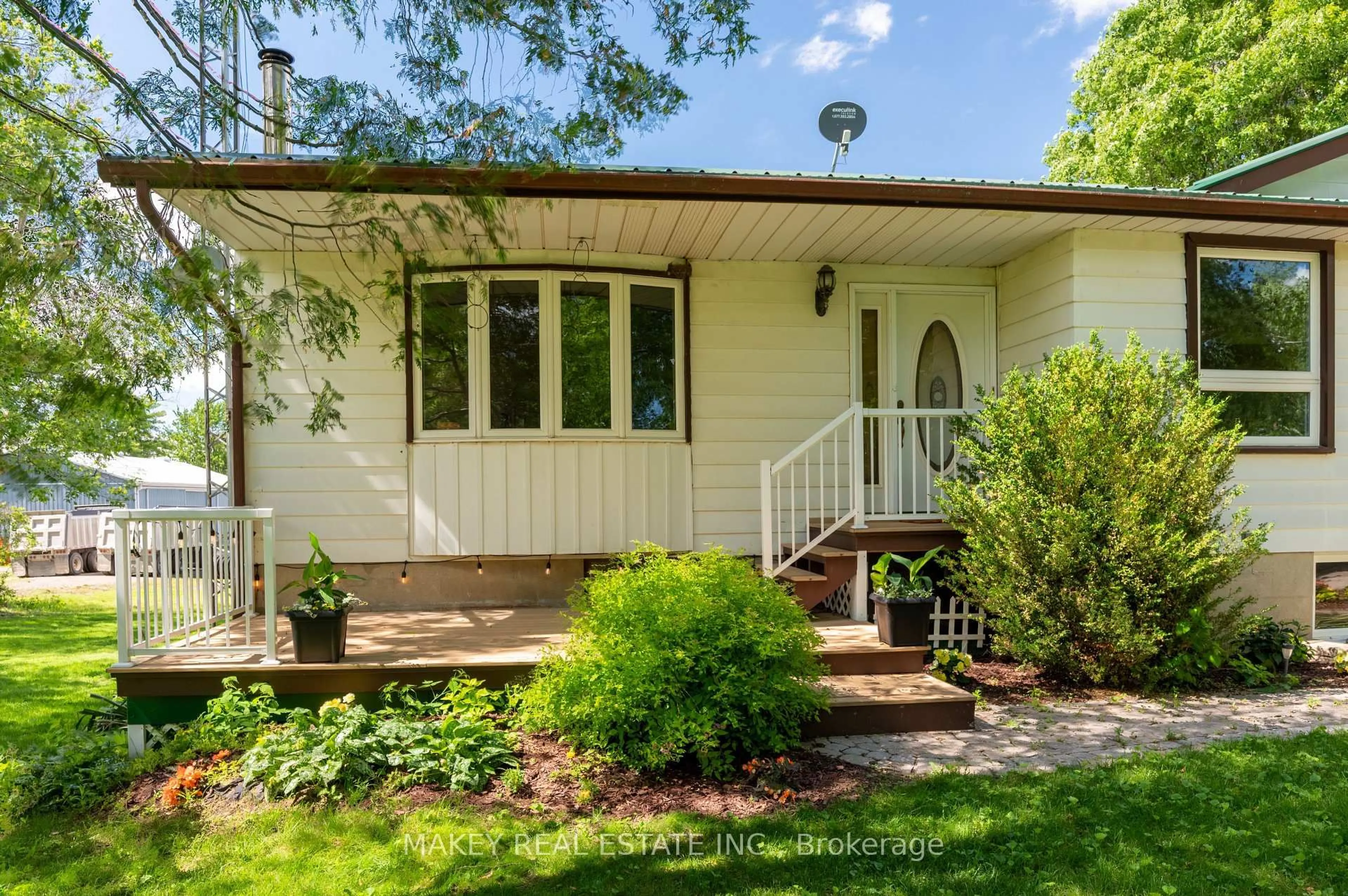 Home with vinyl exterior material, street for 263885 Prouse Rd, South-West Oxford Ontario N0J 1N0