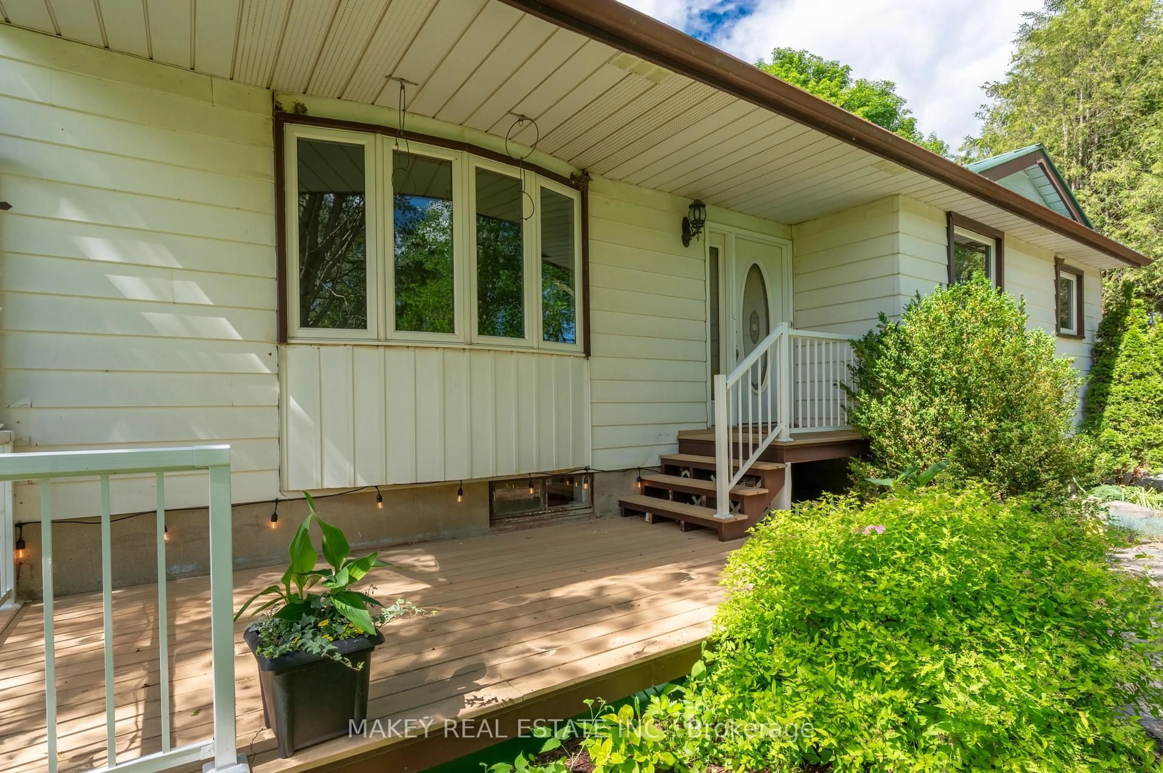 Home with vinyl exterior material, street for 263885 Prouse Rd, South-West Oxford Ontario N0J 1N0