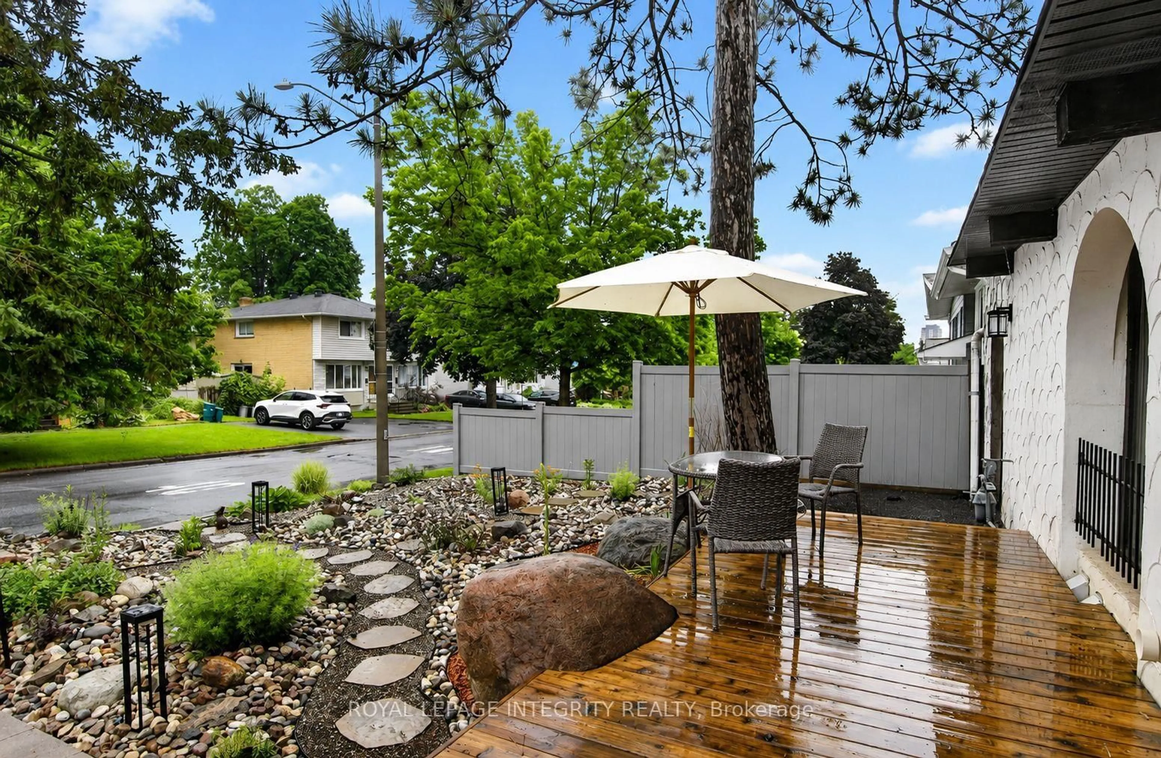 Patio, unknown for 954 WATSON St, Ottawa Ontario K2B 6C2