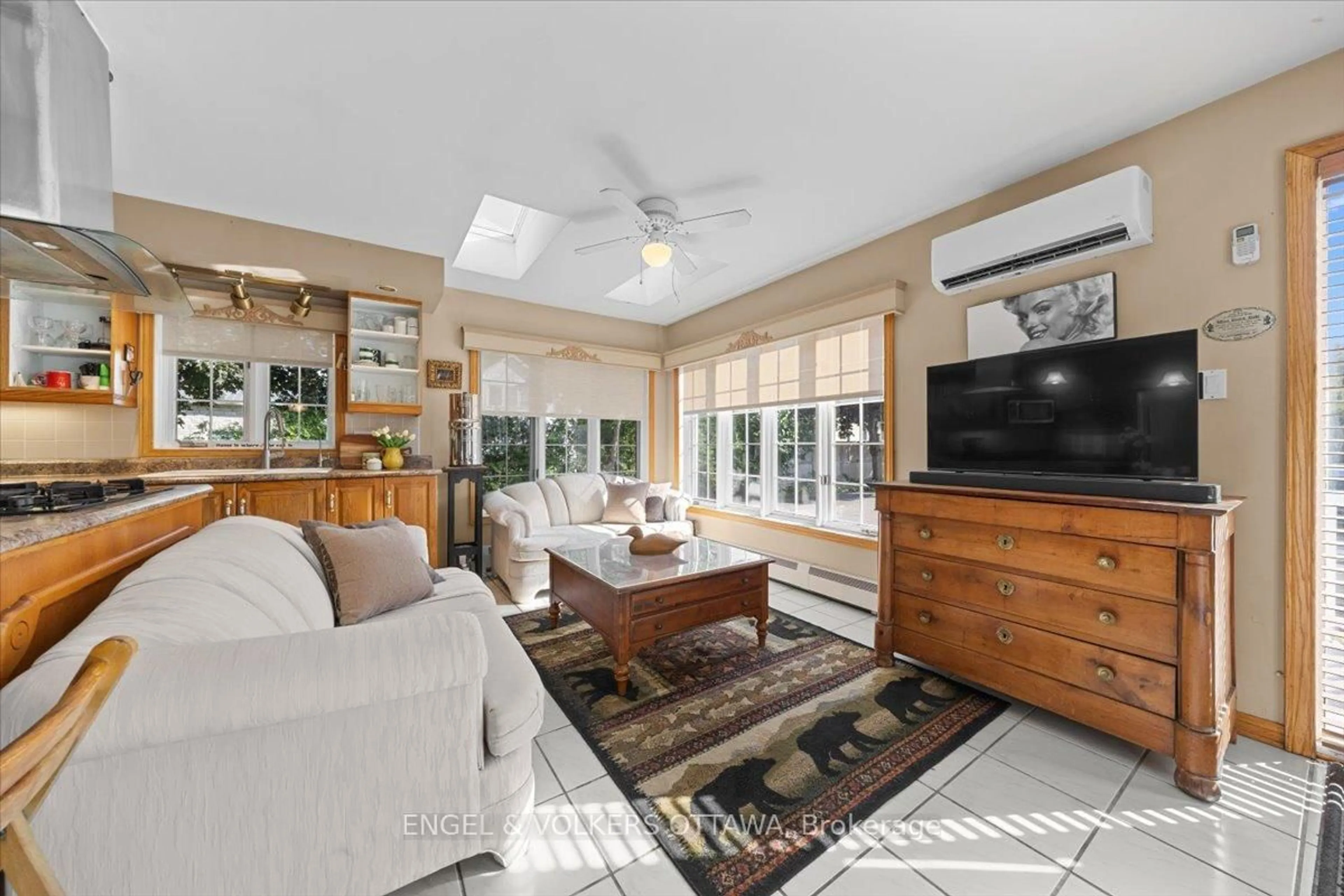 Living room with furniture, unknown for 528 St Lawrence St, North Dundas Ontario K0C 2K0