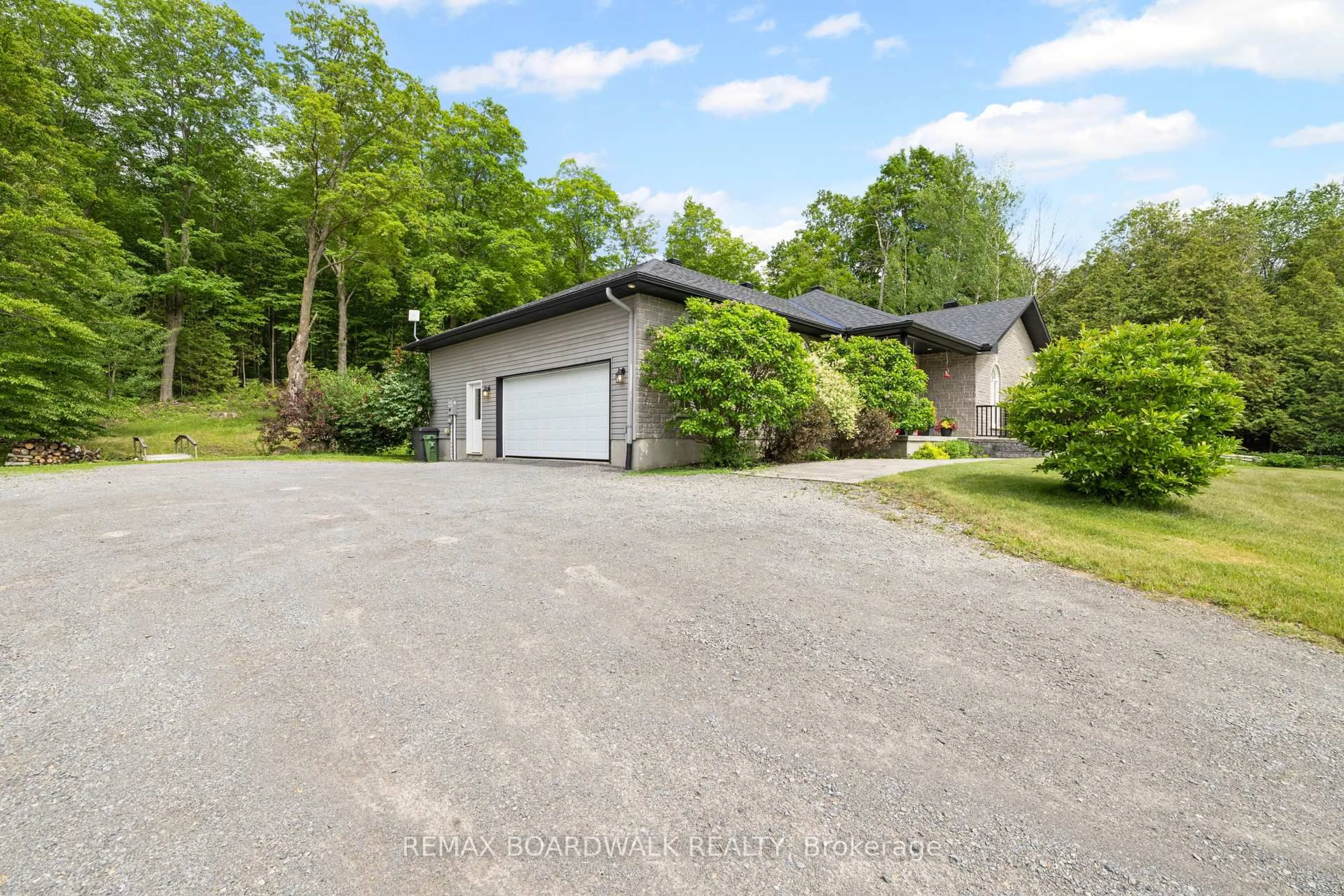 A pic from outside/outdoor area/front of a property/back of a property/a pic from drone, unknown for 6671 Third Line Rd, Kars Ontario K0A 2E0