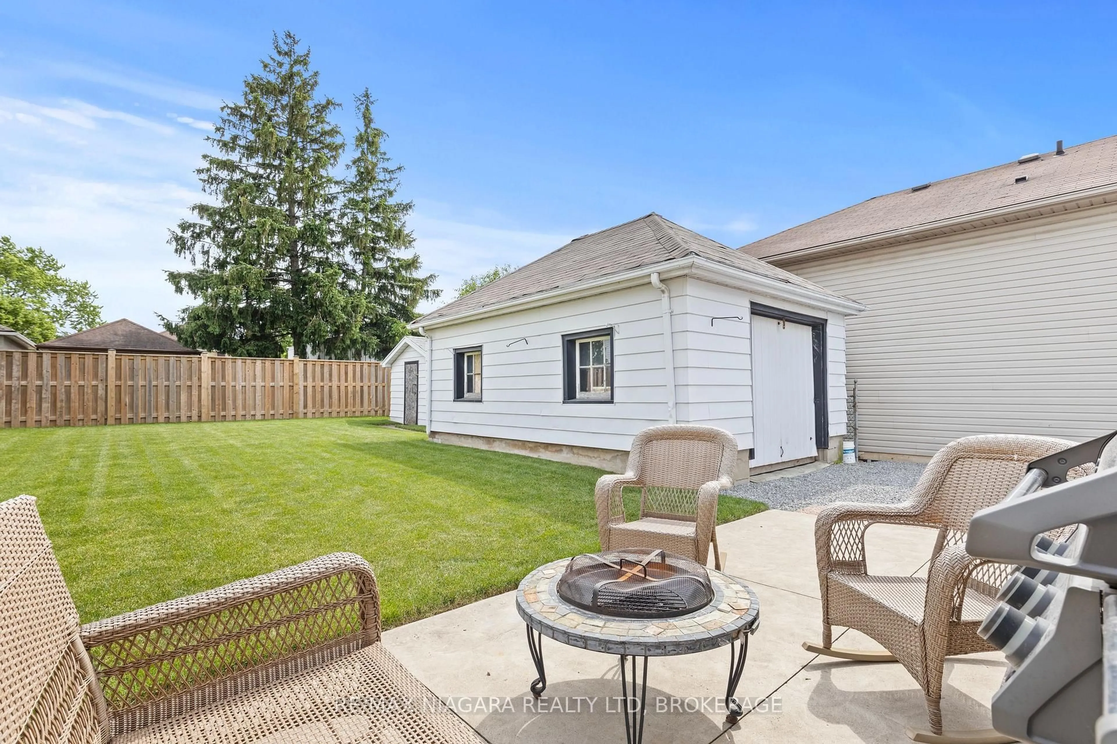 Patio, street for 47 SULLIVAN Ave, Thorold Ontario L2V 2Y7