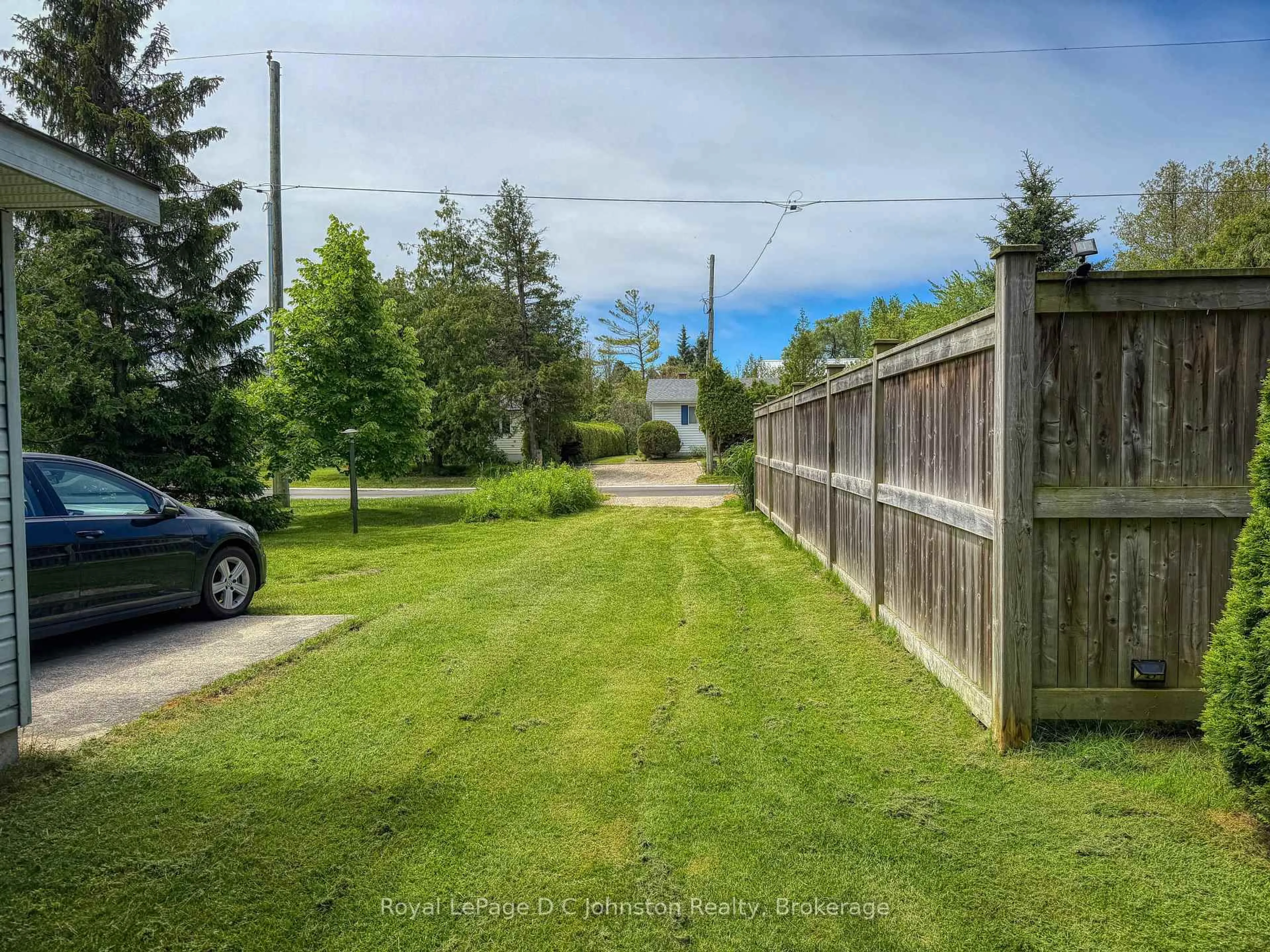 A pic from outside/outdoor area/front of a property/back of a property/a pic from drone, street for 190 KNOWLES Lane, Saugeen Shores Ontario N0H 2L0