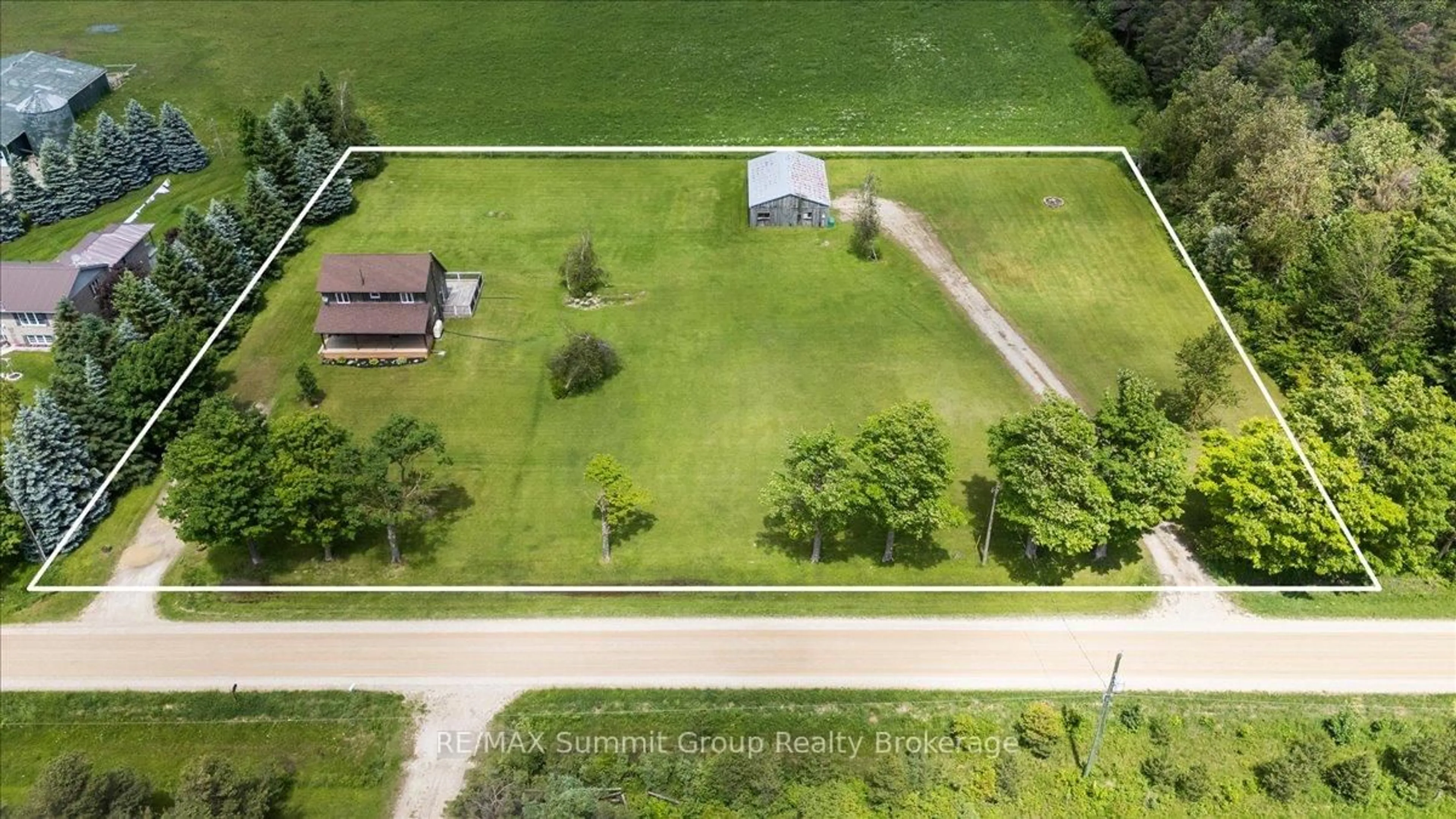 A pic from outside/outdoor area/front of a property/back of a property/a pic from drone, unknown for 96153 4th Line SW, Melancthon Ontario L9V 2B9