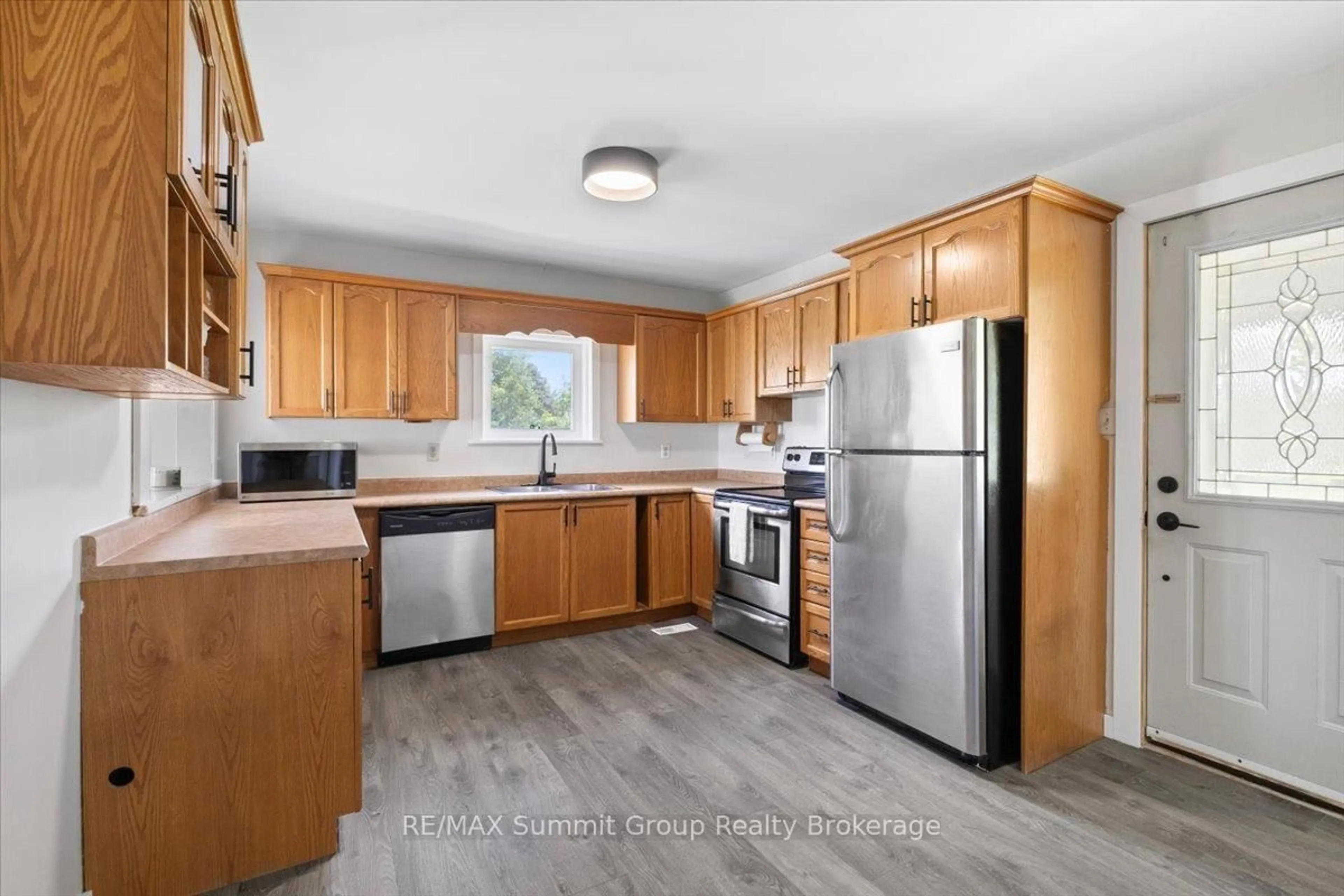 Standard kitchen, unknown for 96153 4th Line SW, Melancthon Ontario L9V 2B9