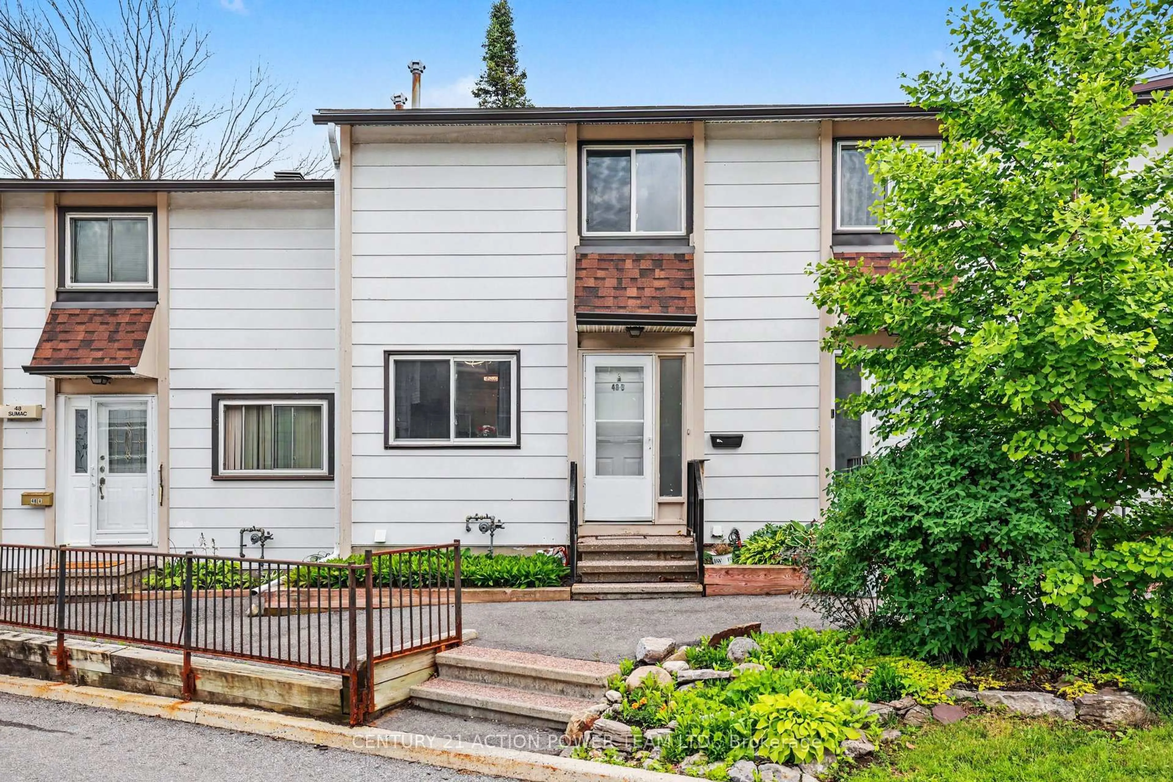 Home with vinyl exterior material, street for 48 Sumac St #76, Ottawa Ontario K1J 6P7